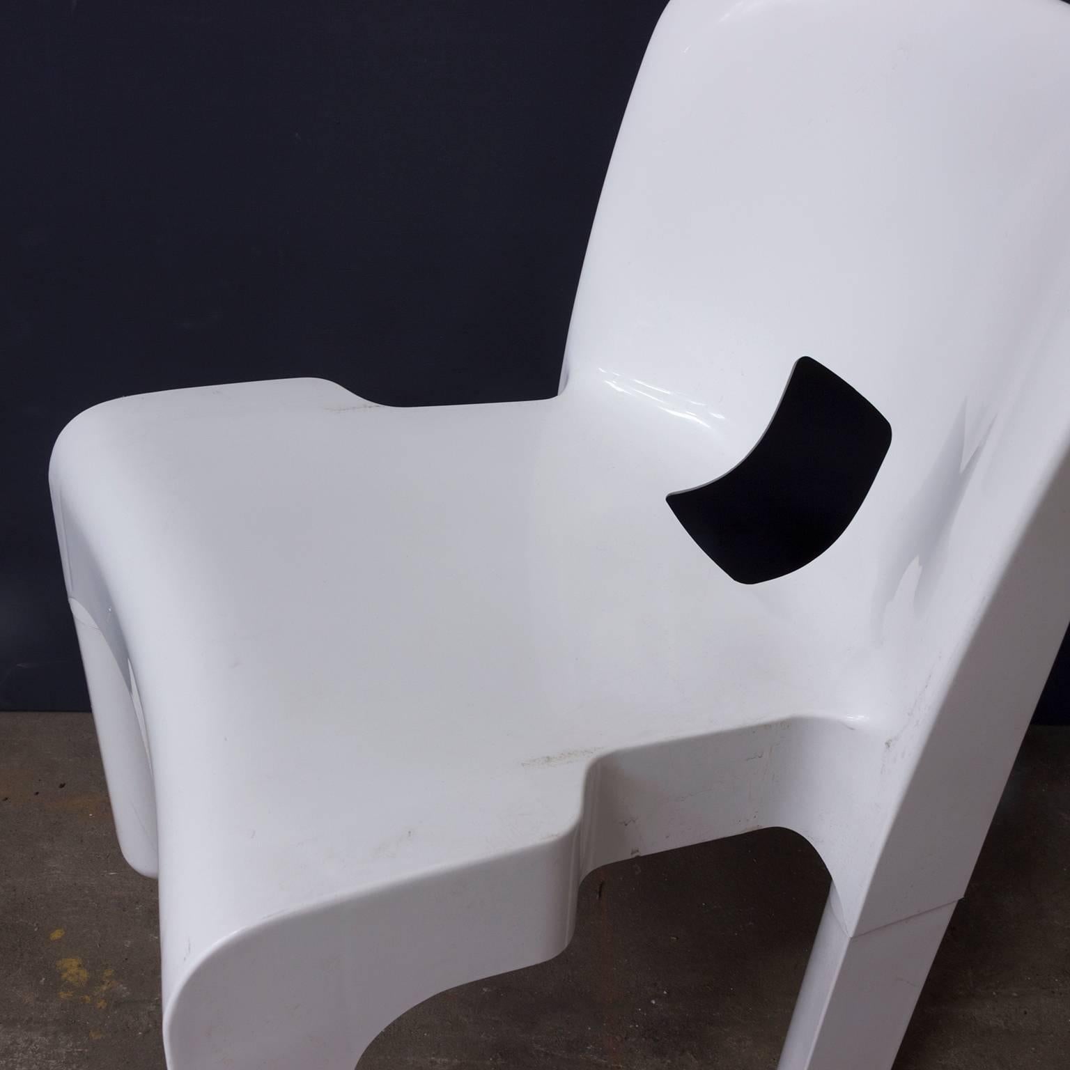 Mid-Century Modern 1967 Joe Colombo, Universale Plastic Chair, Type 4867 in Chocolate Brown & White