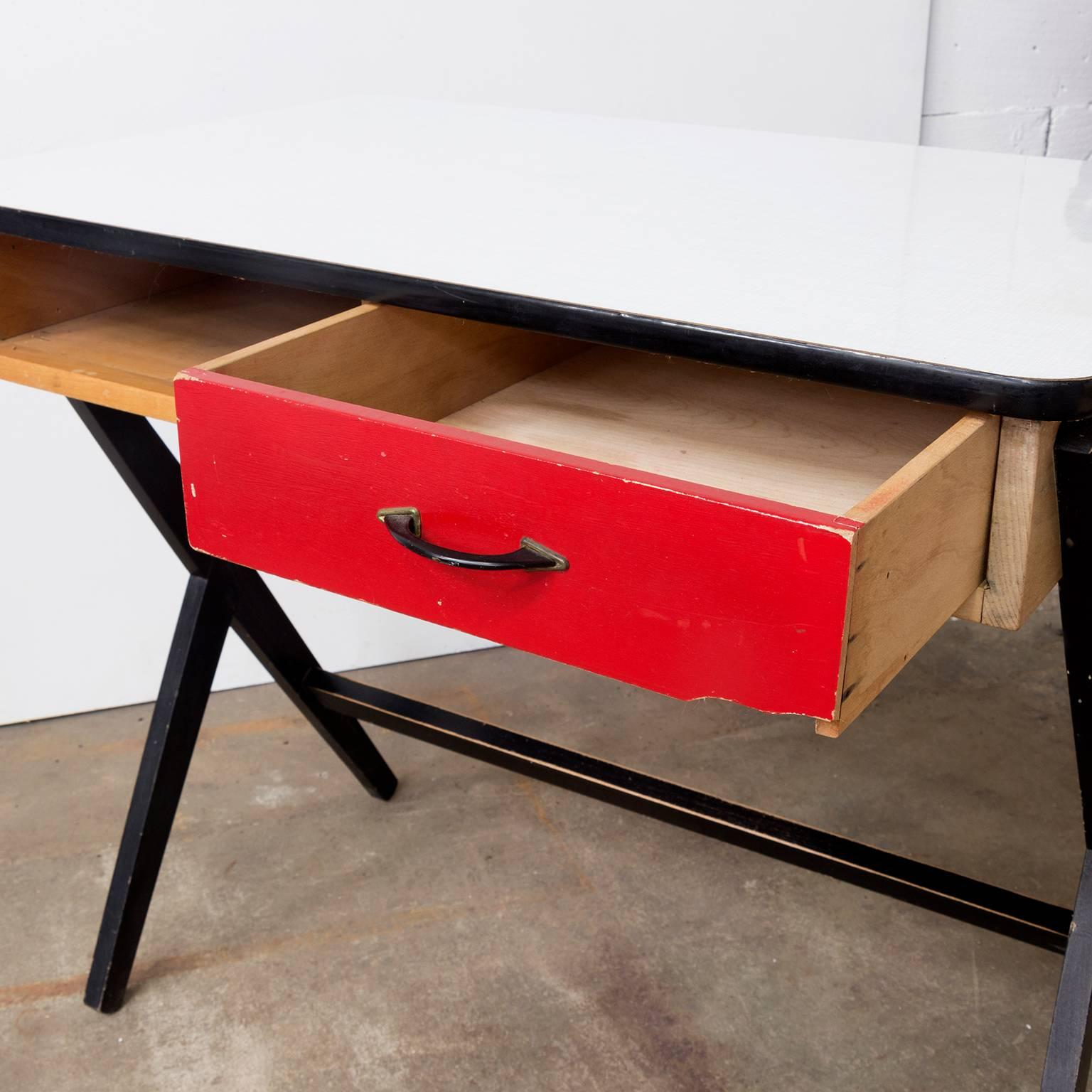 1954, Coen de Vries for Devo Wooden Writing Desk with Red Drawer and Formica Top For Sale 1