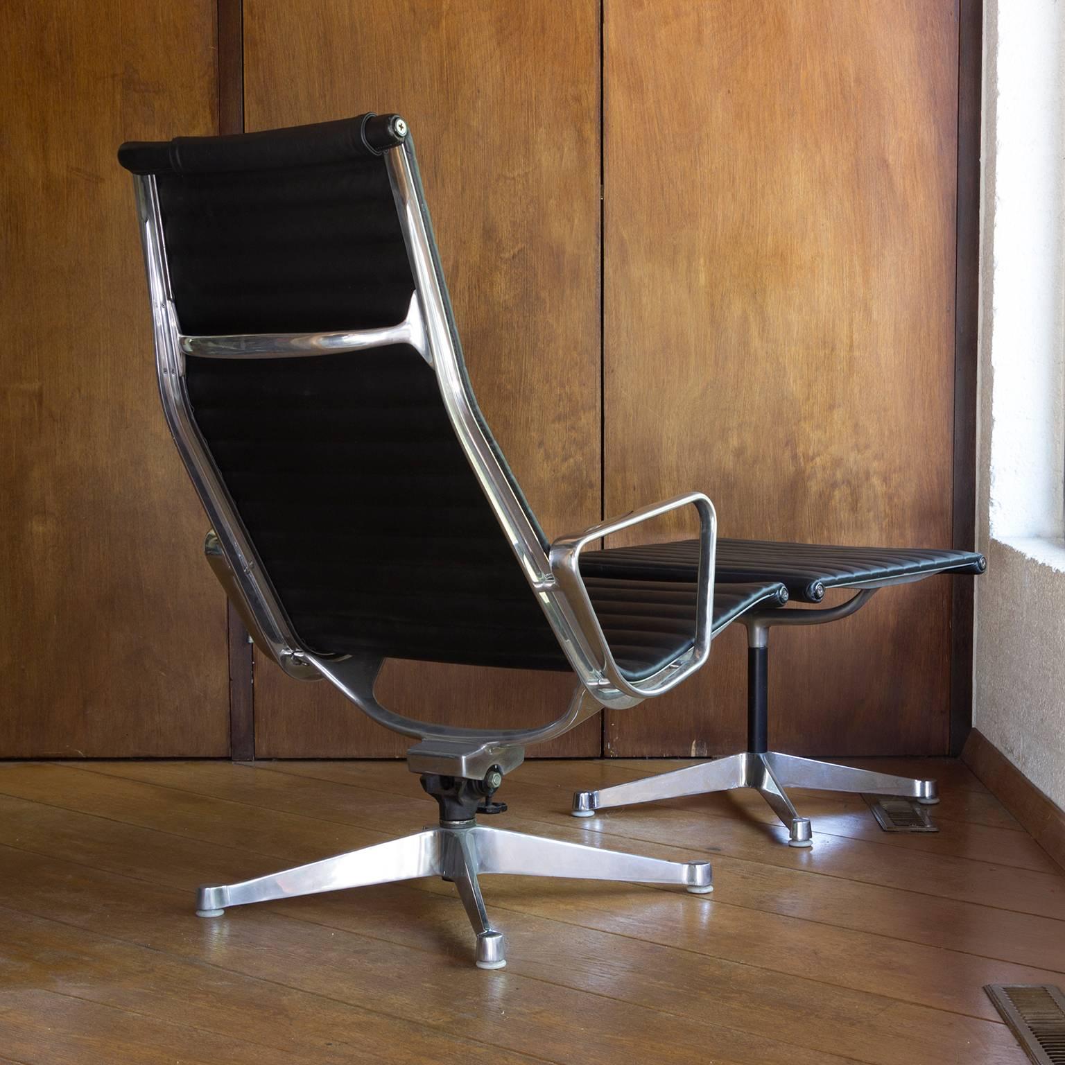 1958, Ray & Charles Eames für Herman Miller, Loungesessel EA 124 + EA 125 (Moderne der Mitte des Jahrhunderts) im Angebot