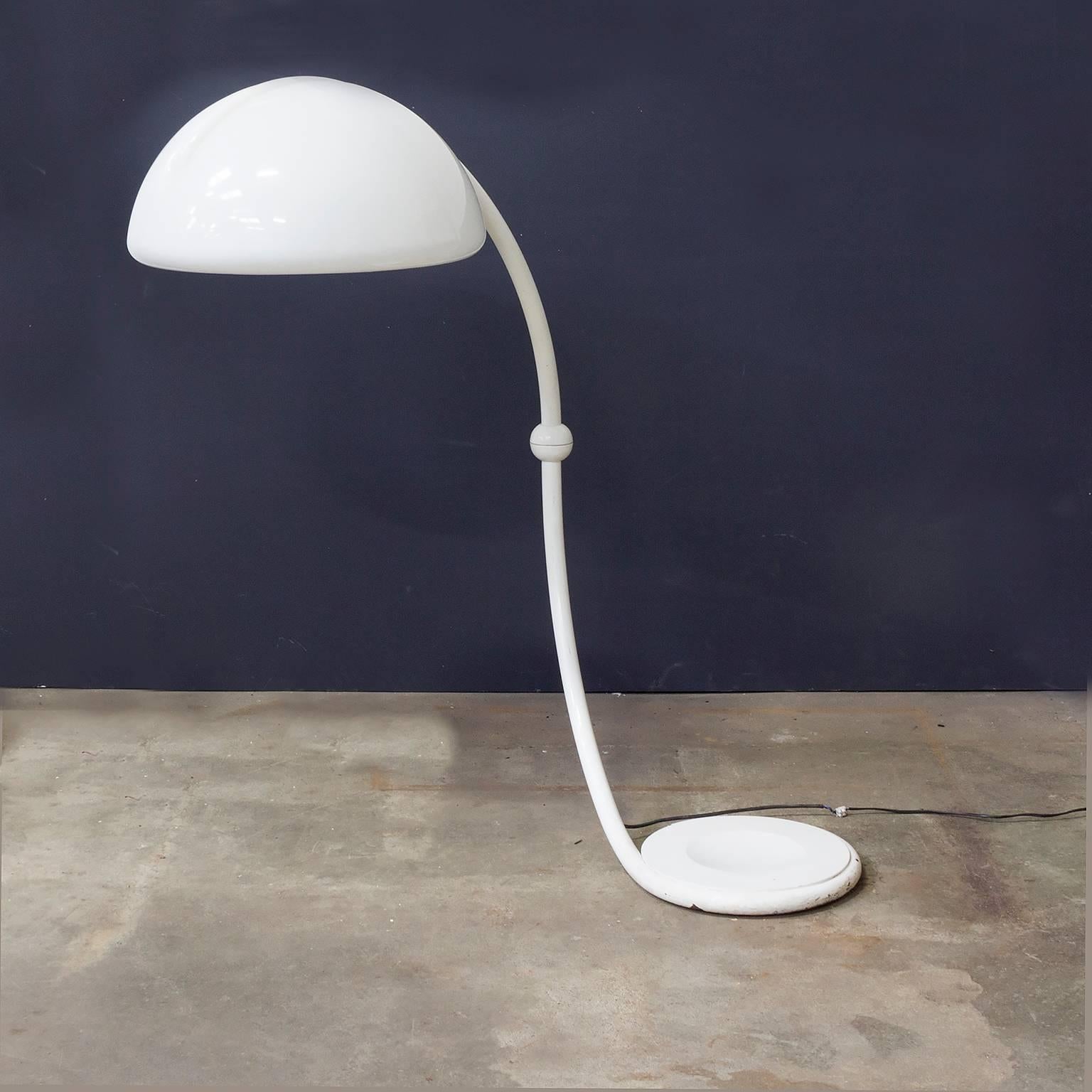 Mid-Century Modern 1965, Elio Martinelli, White Serpente Floorlamp for Martinelli Luce, Italy