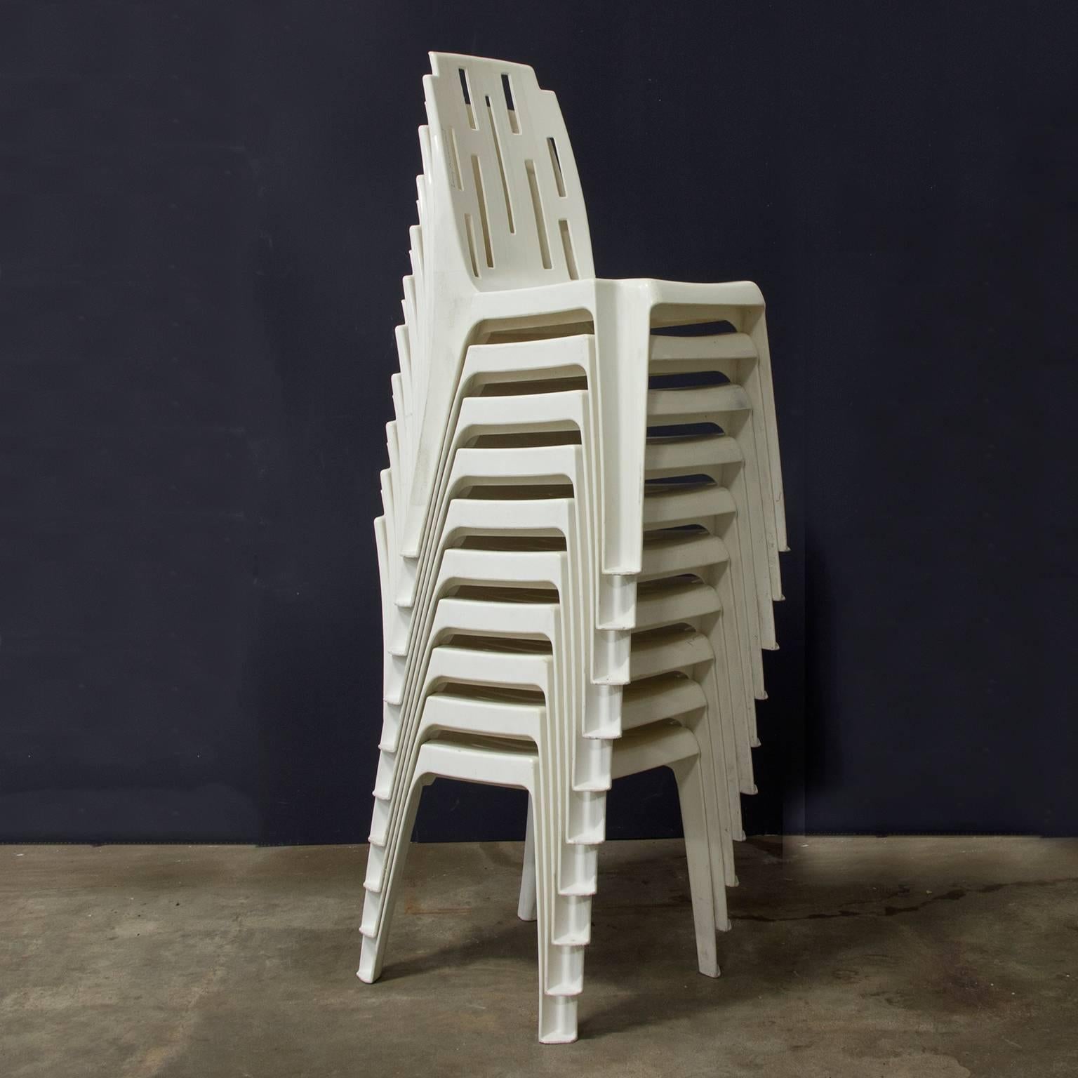 1974, Pierre Paulin, Ten Very Elegant Comfortable Light White Garden Chairs For Sale 2