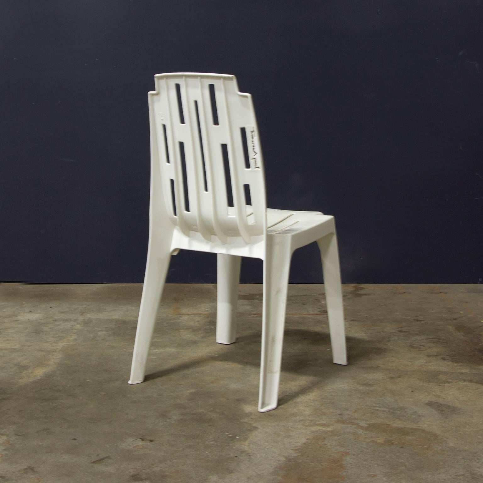Mid-Century Modern 1974, Pierre Paulin, Ten Very Elegant Comfortable Light White Garden Chairs For Sale