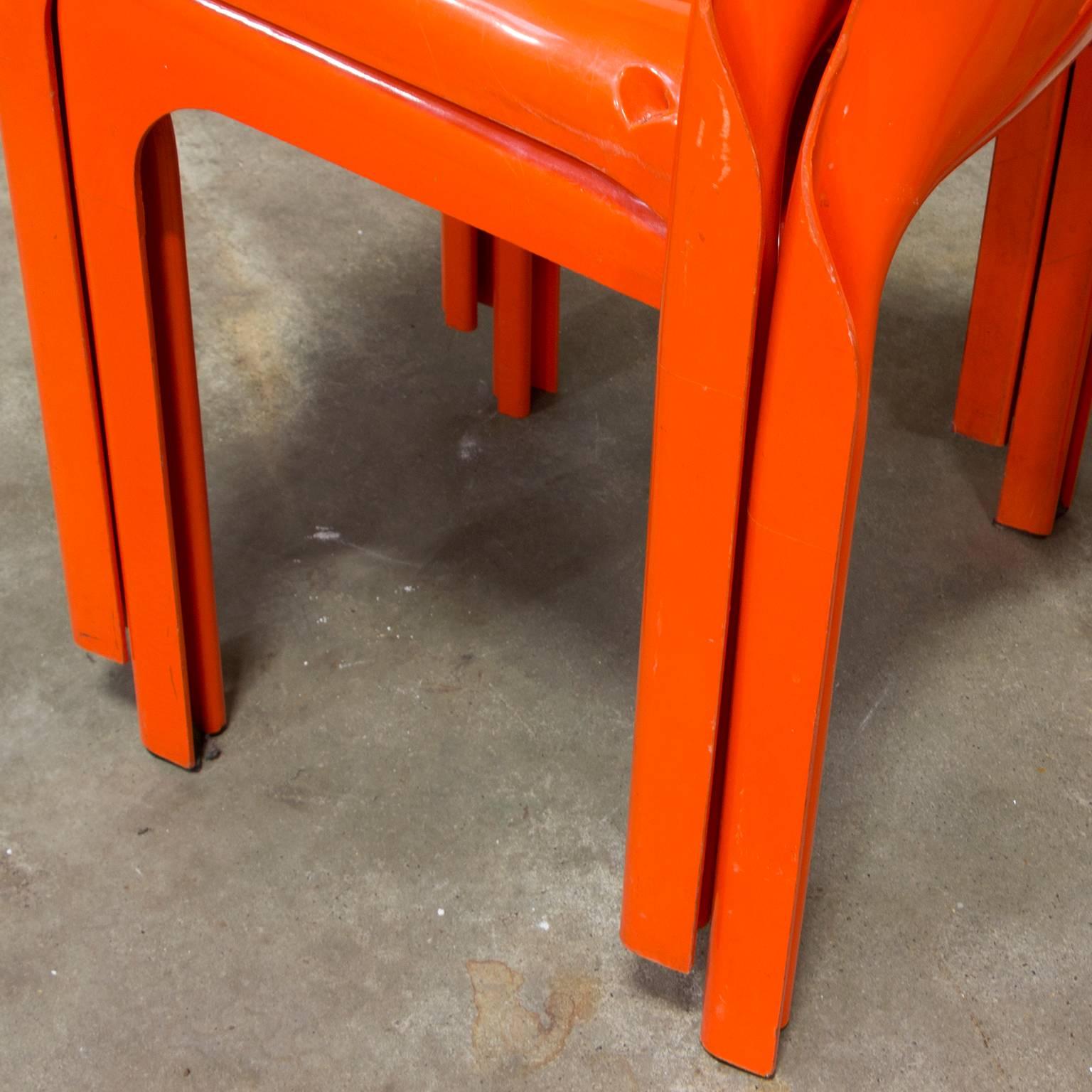 1969, Vico Magistretti for Artemide, Set of Four Orange Selene Chairs In Good Condition In Amsterdam IJMuiden, NL