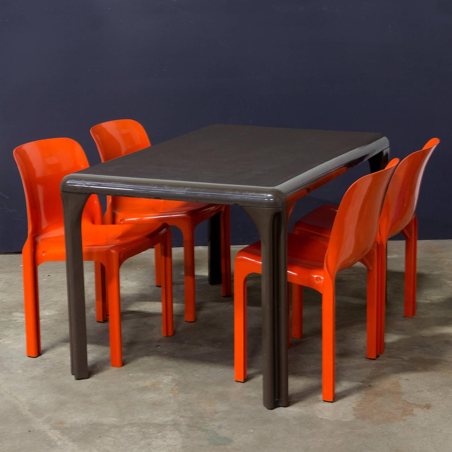 Plastic 1969, Vico Magistretti for Artemide, Set of Four Orange Selene Chairs