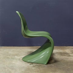 1965, Verner Panton, Silla apilable, Herman Miller, Primera edición en verde