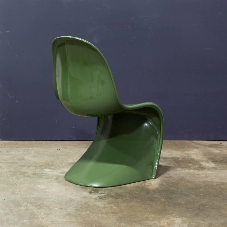 1965, Verner Panton, Stacking Chair, Herman Miller, First Edition in Green For Sale 3