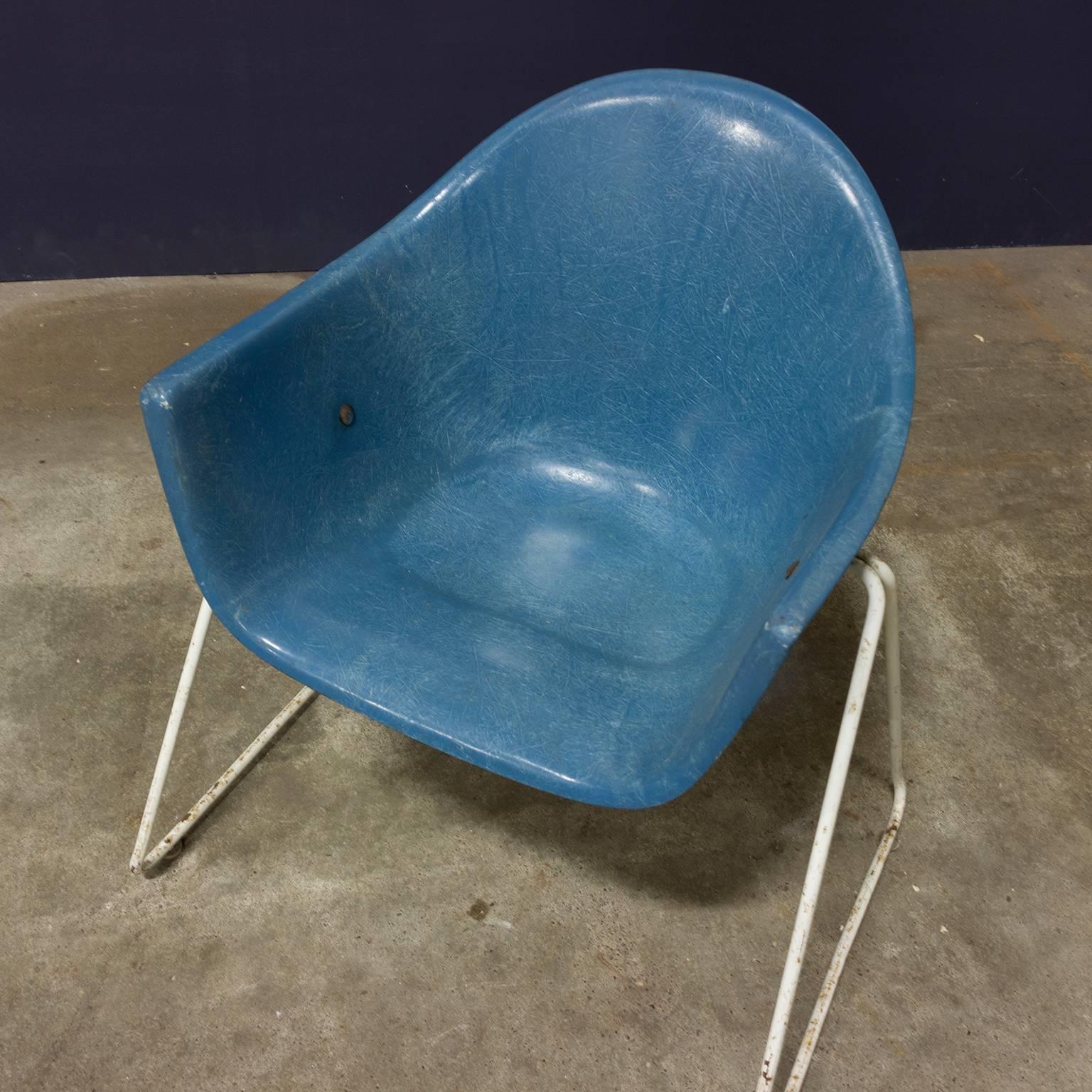 Mid-20th Century Set of Fiberglass Children Chairs with Metal Base, circa 1960 For Sale