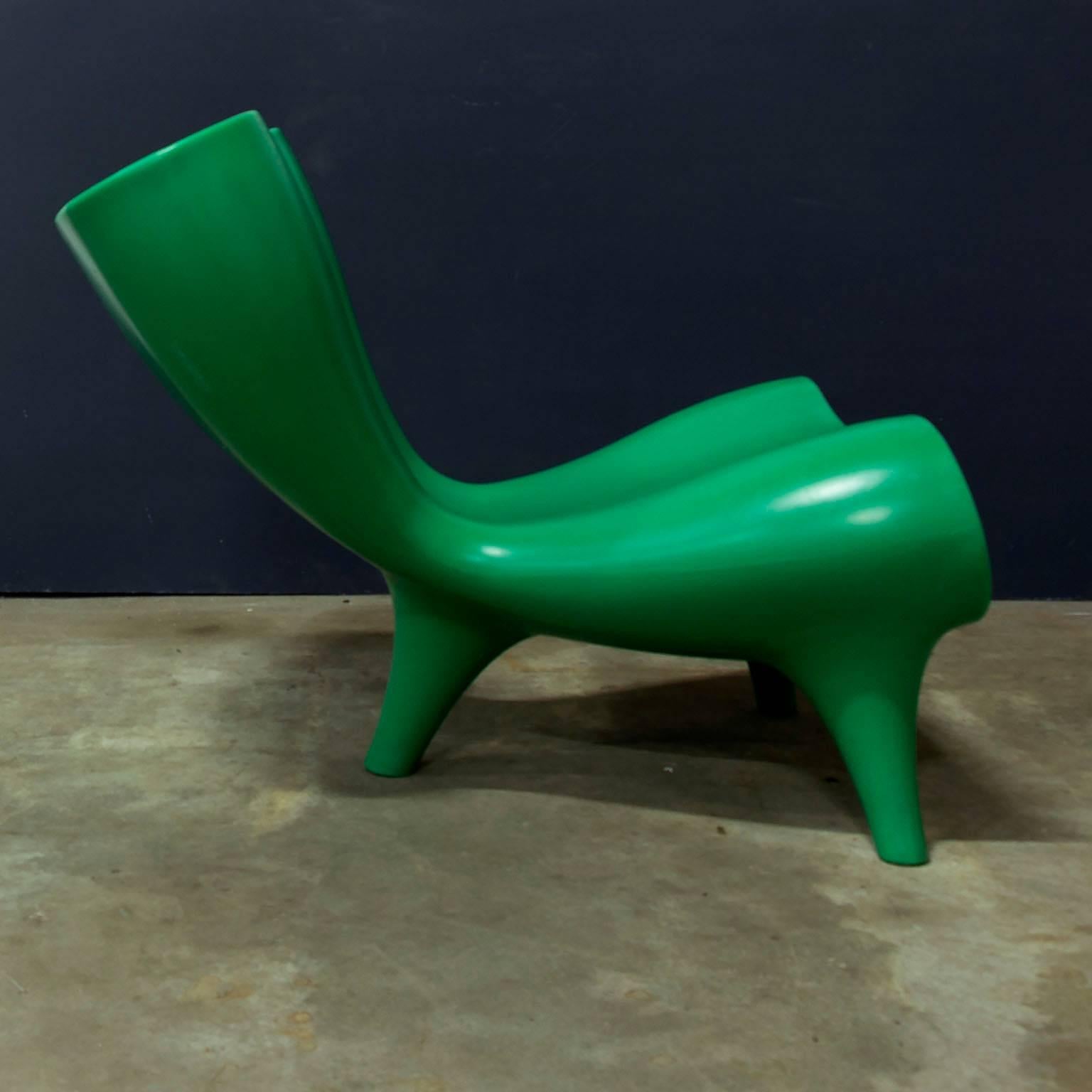 Orgone in apple green. Beautiful sculptural chair. Has some traces of wear like some scratches on the (side and on top) of the seat and in the back (see pictures 7, 8 and 9) but these scratches do not disturb the overall look.
This Orgone chair is