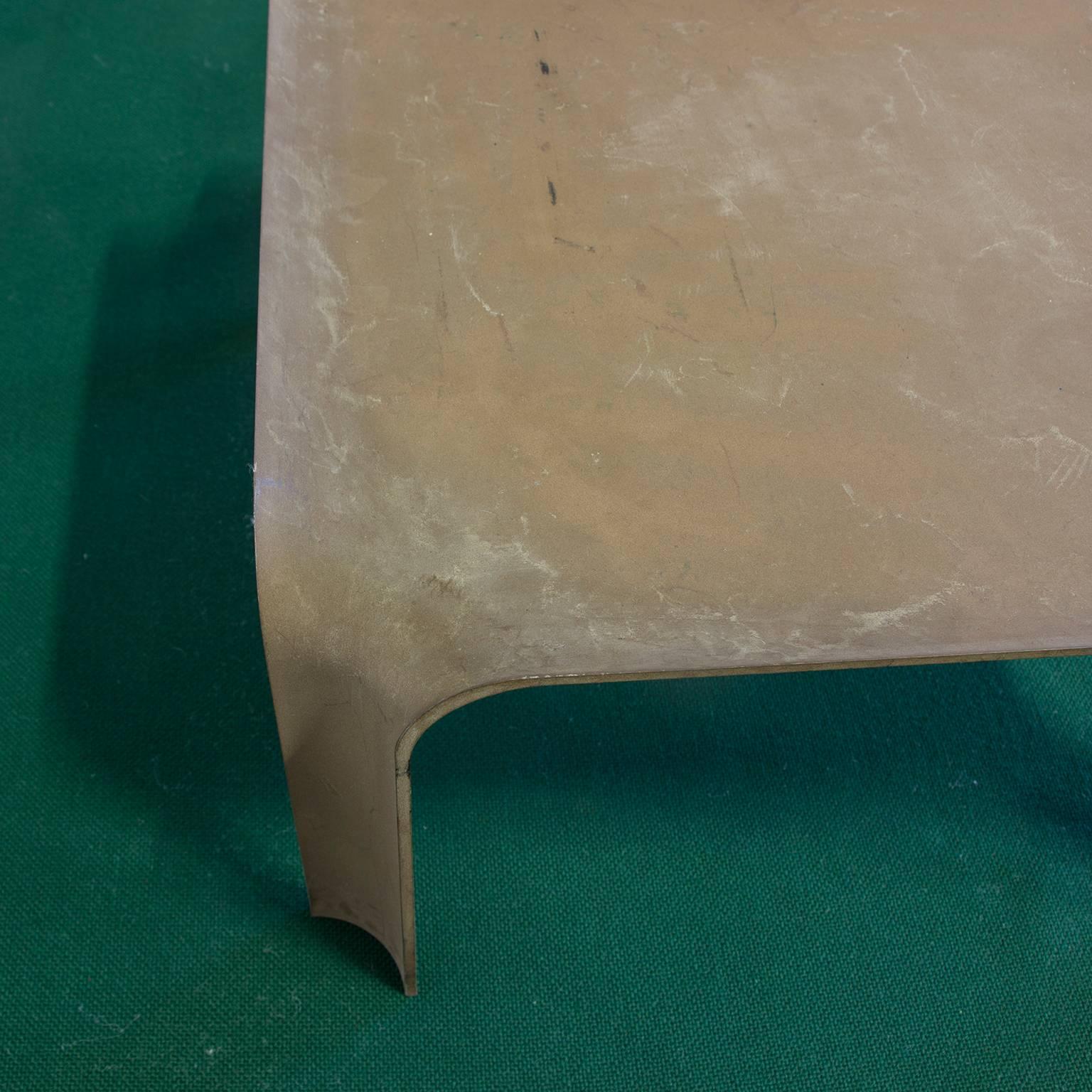 1967, Pierre Paulin, Table d'appoint Early More Elegance Modèle 877 en Chocolate Brown Bon état - En vente à Amsterdam IJMuiden, NL