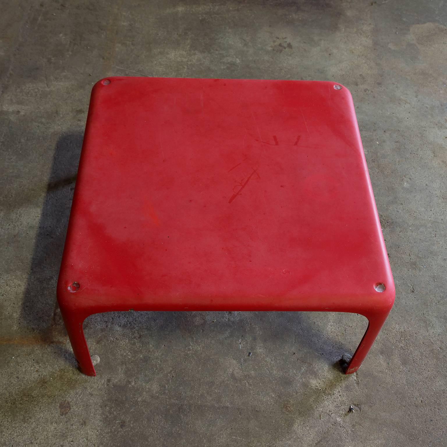 Mid-Century Modern 1964, Vico Magistretti for Artemide, Red Demetrio 45 Stackable Table