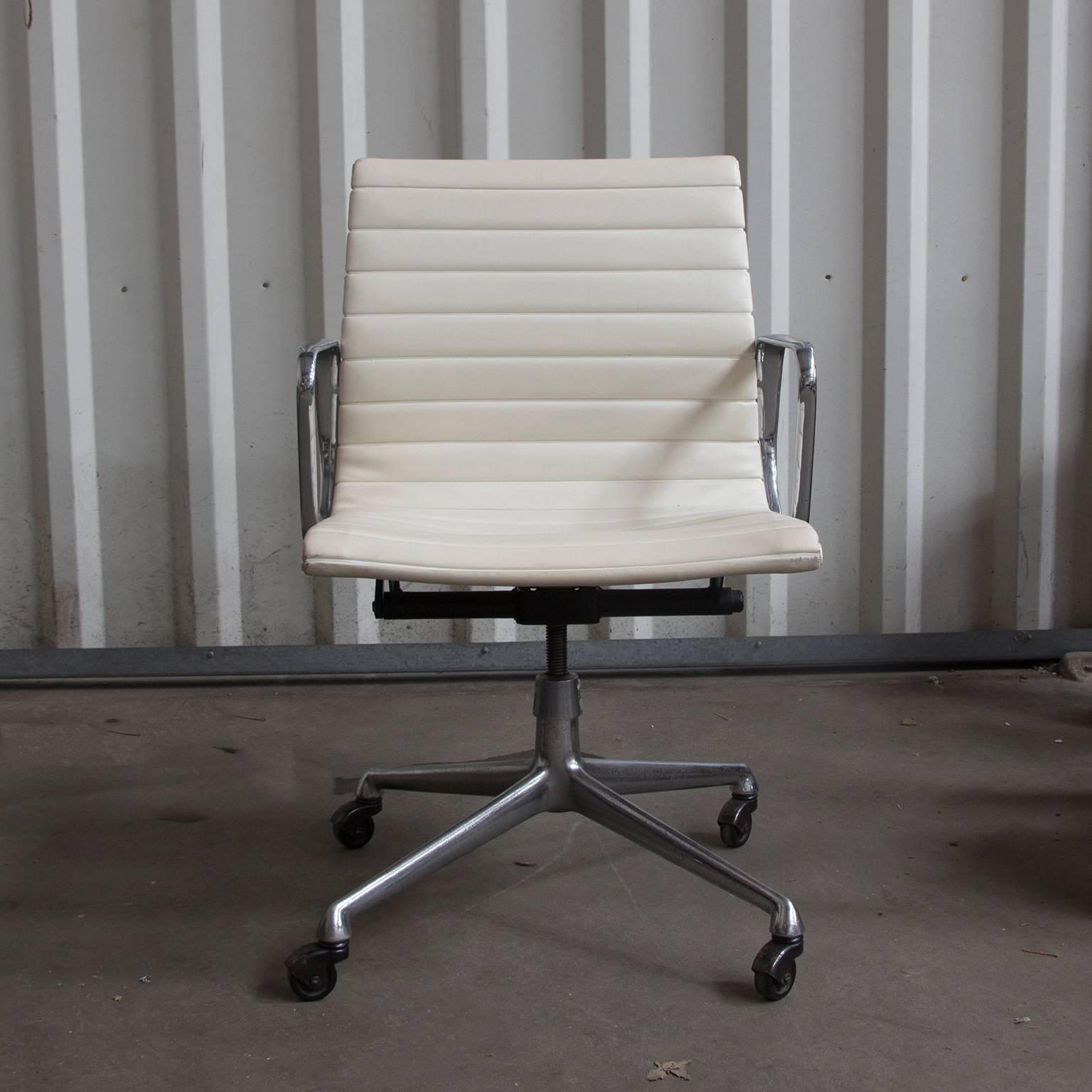 charles eames office chair