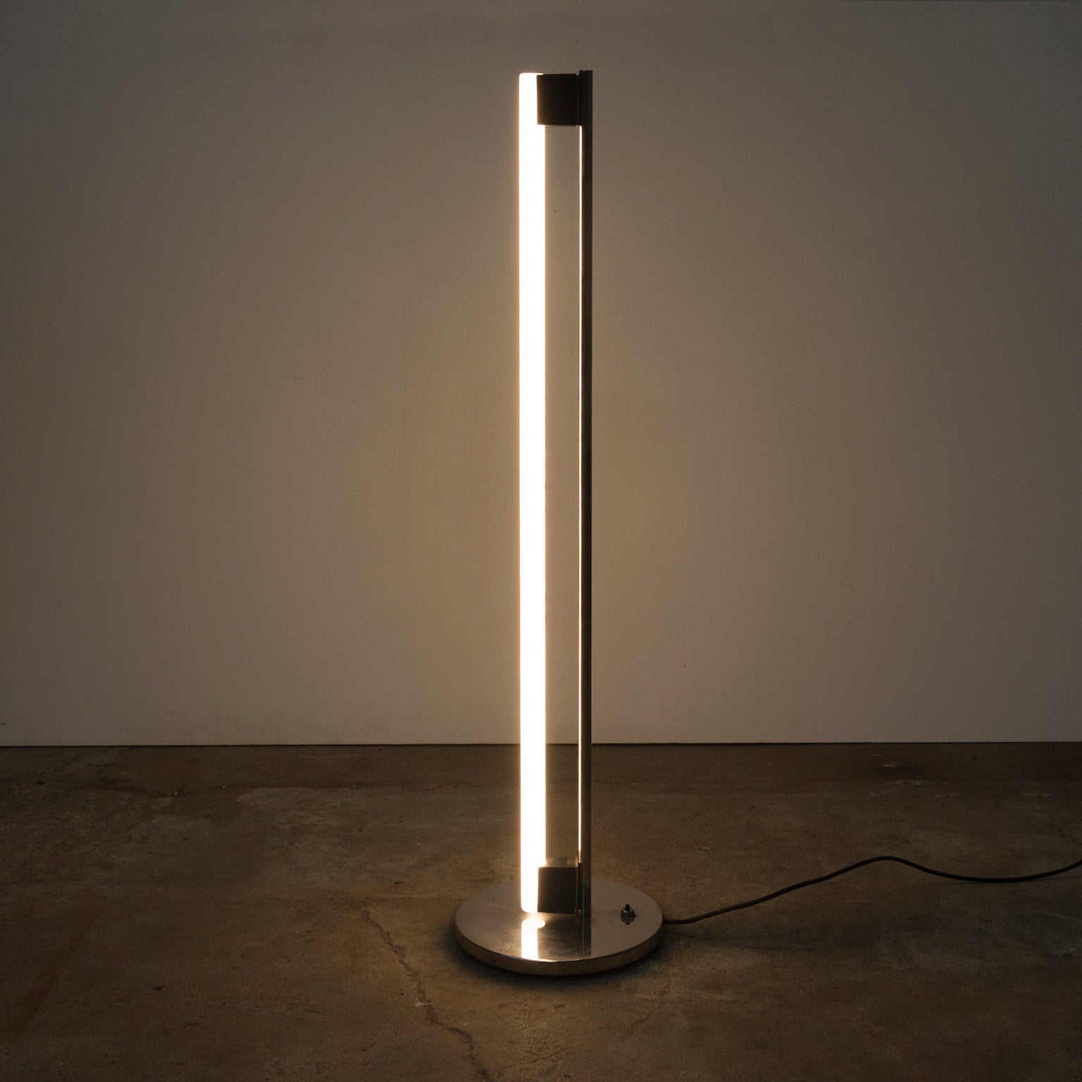 eileen gray floor lamp