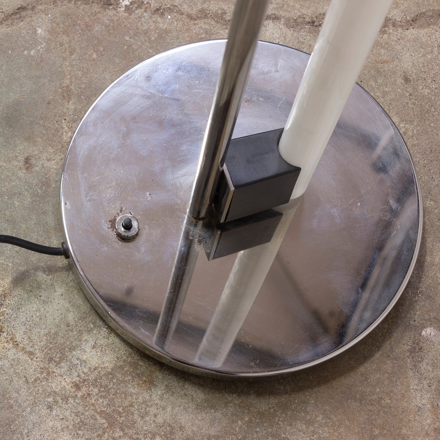 eileen gray floor lamp