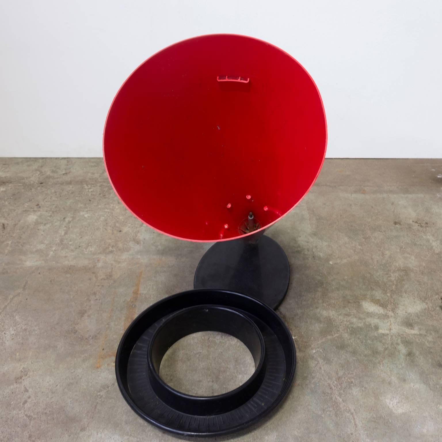 Cortesi e Scansetti pour Cartel, boîte à papier de déchets en plastique de forme conique, 1989 en vente 1