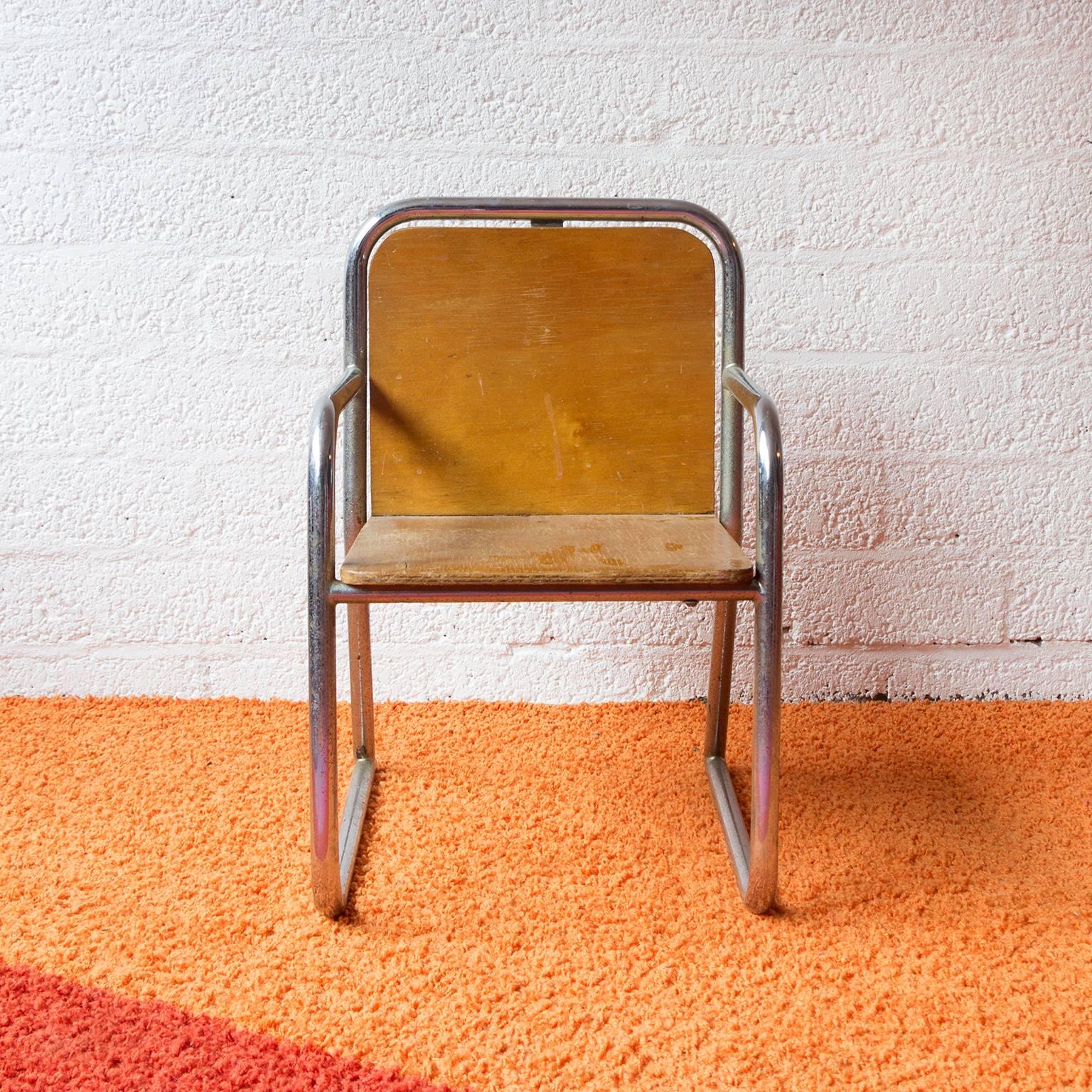Tubular Children Chair, Wood and Chrome, circa 1965 In Good Condition For Sale In Amsterdam IJMuiden, NL