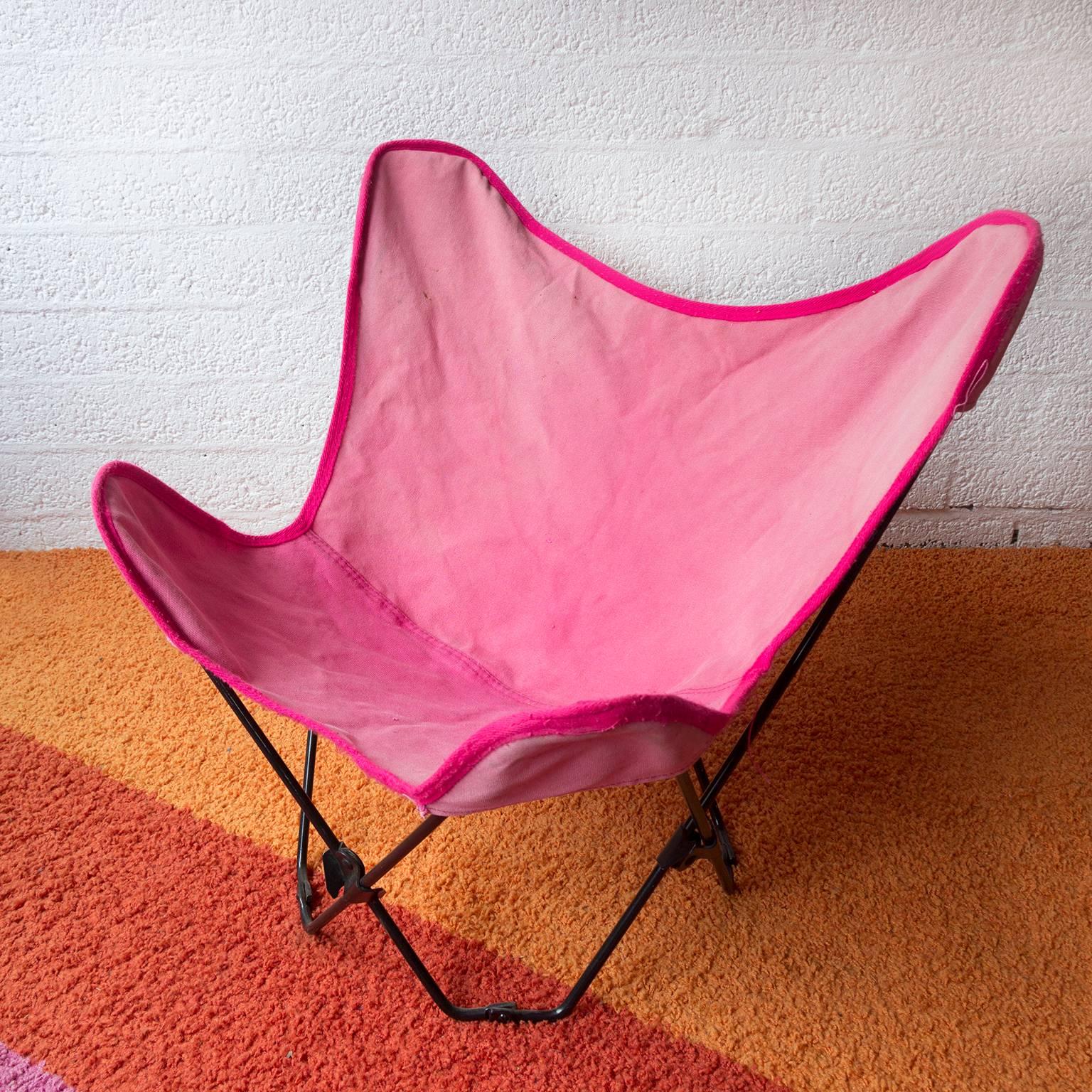 Mid-Century Modern 1960, Hardoy, Ferrari, Black Foldable Children Butterfly Chair with Pink Cover For Sale
