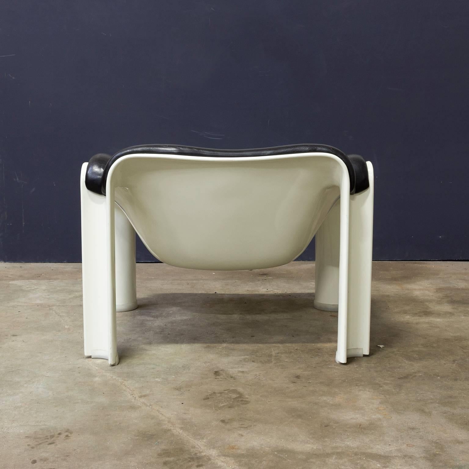 Dutch 1963, Pierre Paulin, F303 Easy Chair for Artifort, off White and Vintage Leather