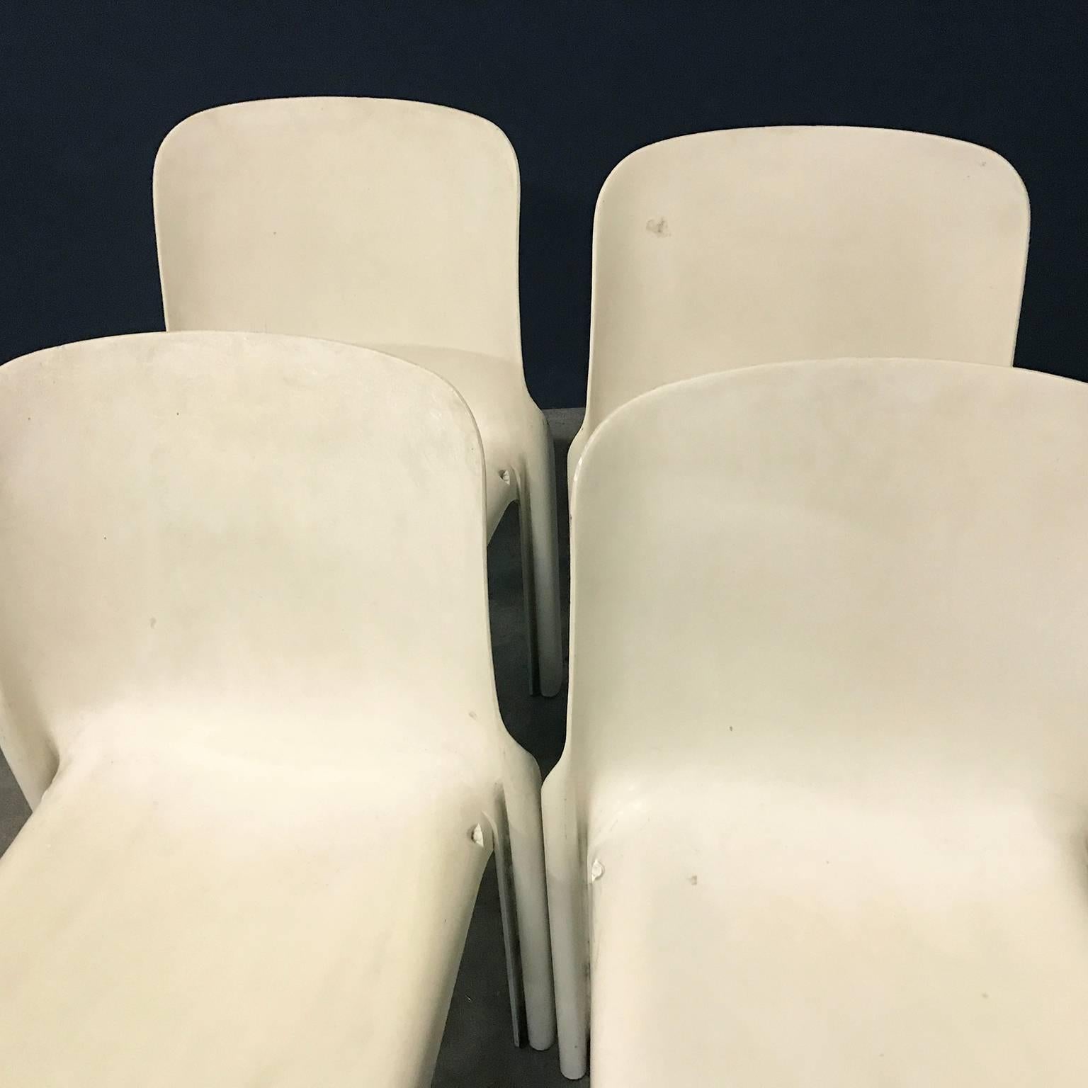 Mid-Century Modern 1969, Vico Magistretti for Artemide, Set of Four White Selene Chairs