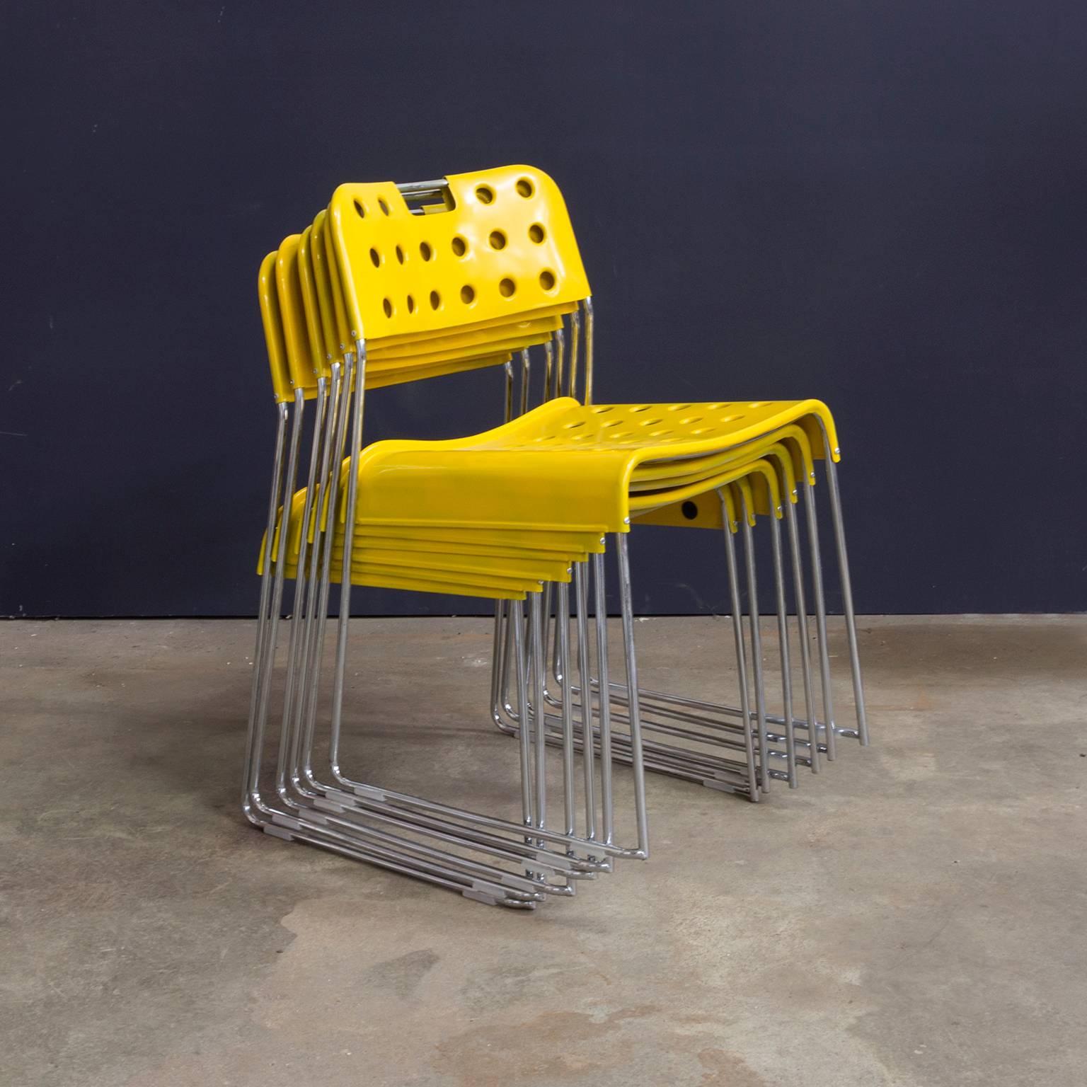 Rodney Kinsman, ensemble de rares chaises empilables jaune Omstak, 1971 en vente 2