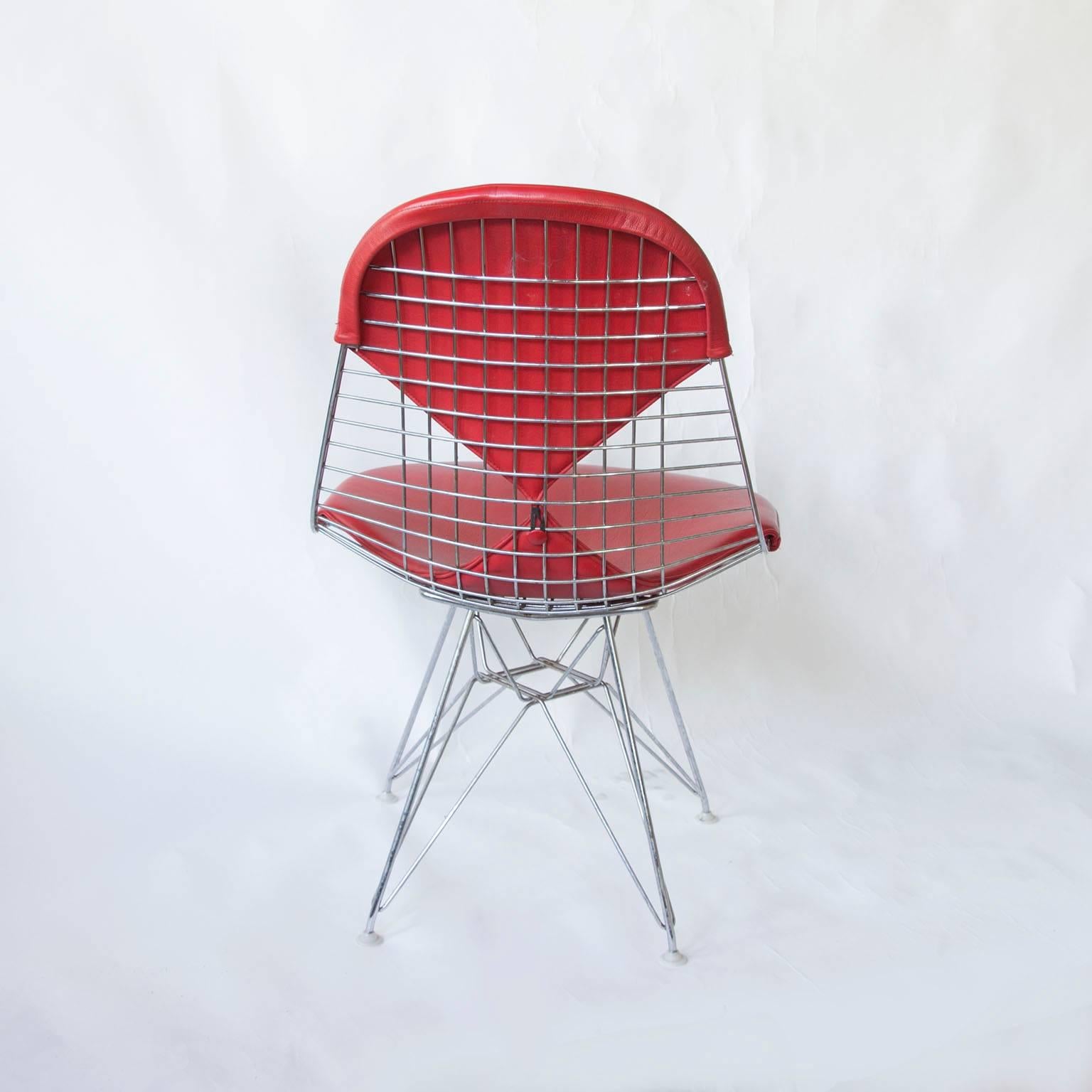 American 1950, Charles and Ray Eames, Set of Four DKR Chairs Red Leather Bikinis For Sale