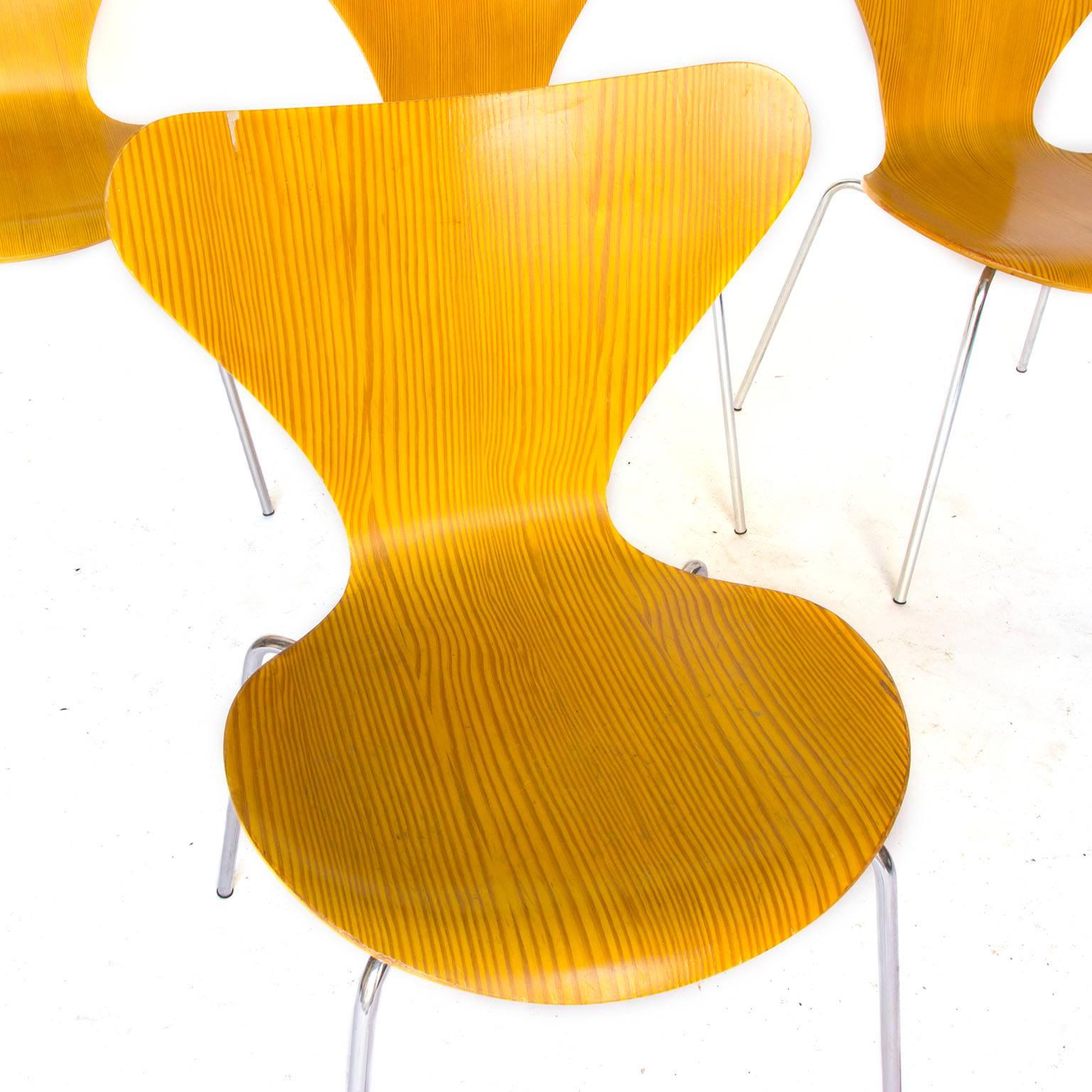 Danois Ensemble de six chaises papillon 3107 en stratifié rare d'Arne Jacobsen, 1955 en vente