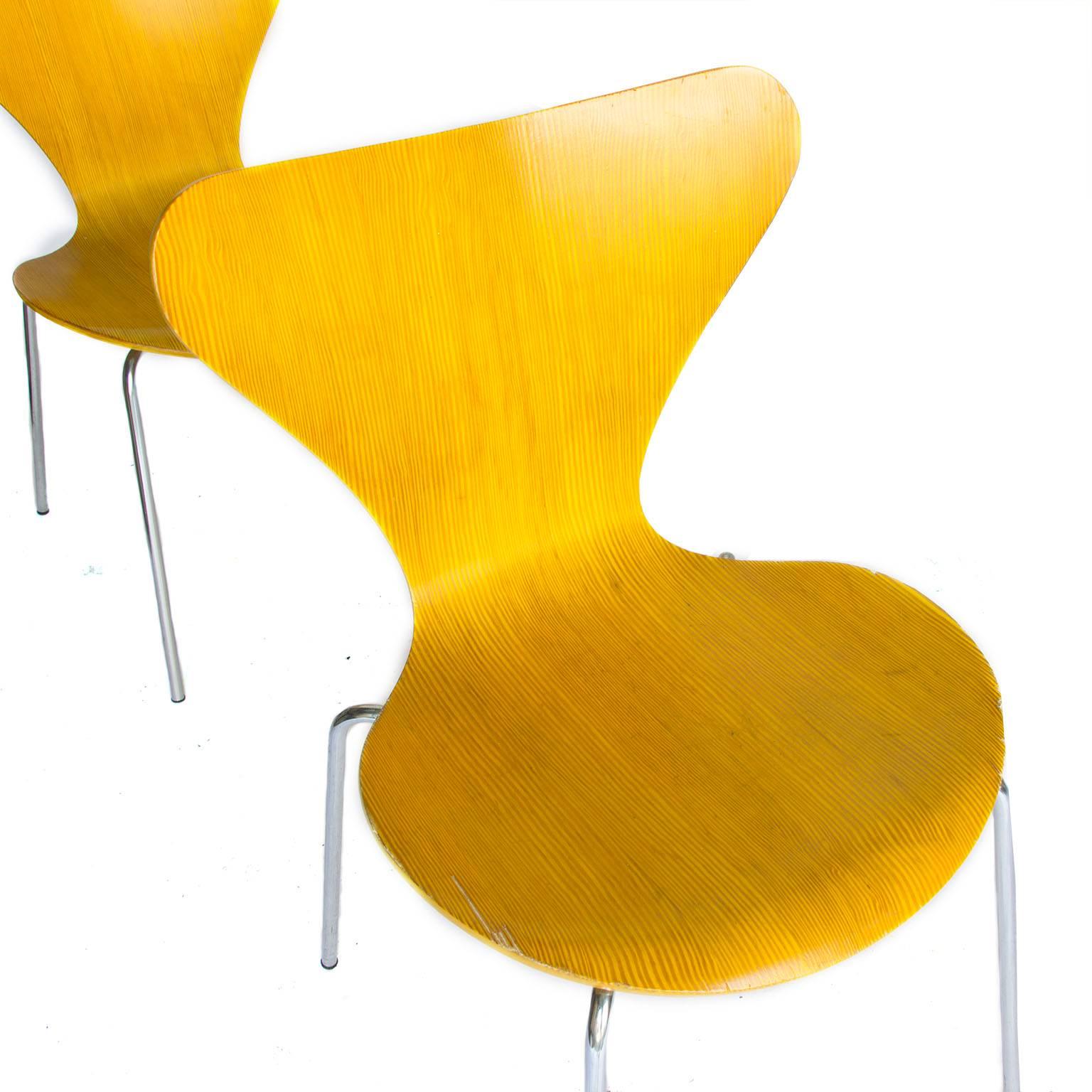 Mid-Century Modern Ensemble de six chaises papillon 3107 en stratifié rare d'Arne Jacobsen, 1955 en vente