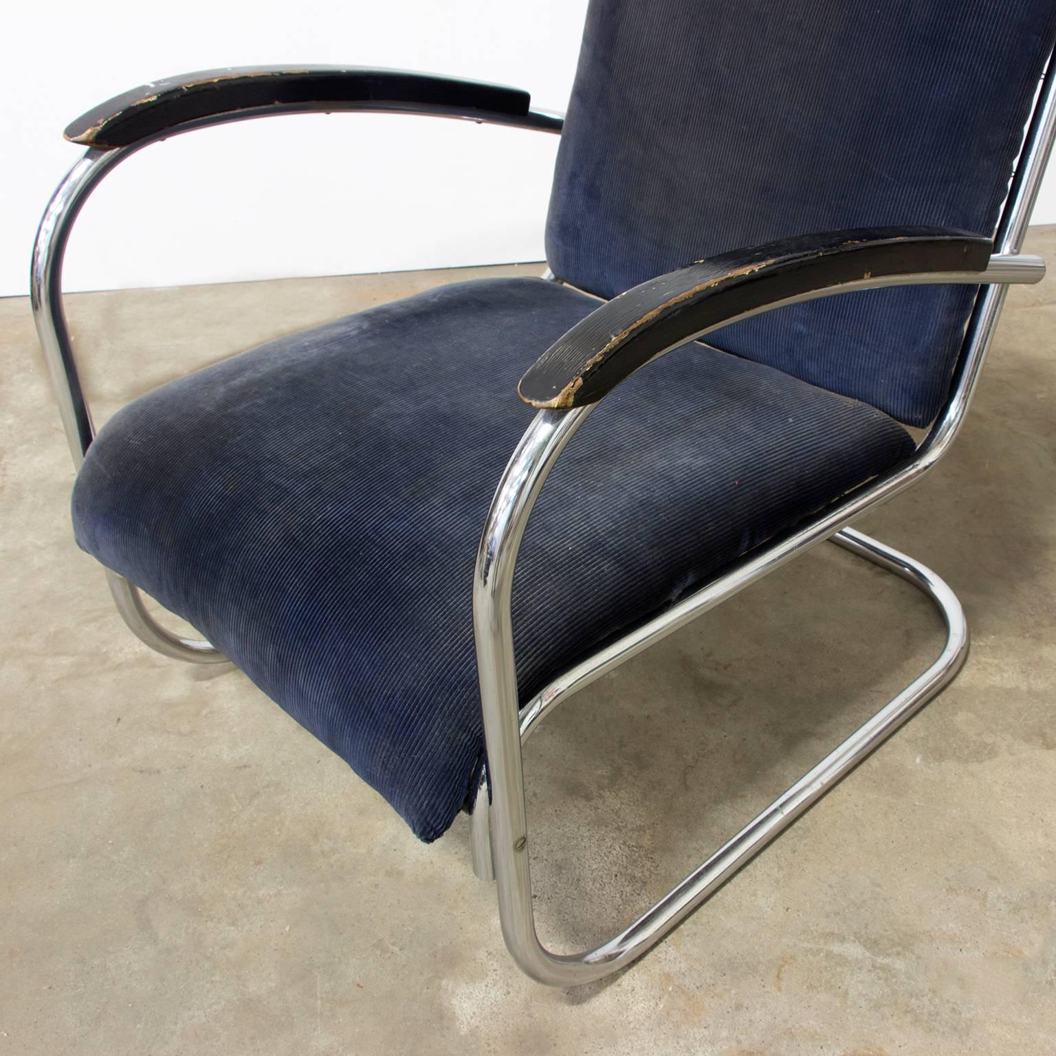 Mid-20th Century 1930s, Paul Schuitema Easy Chair, Fabric with Black Lacquered Wooden Armrests For Sale