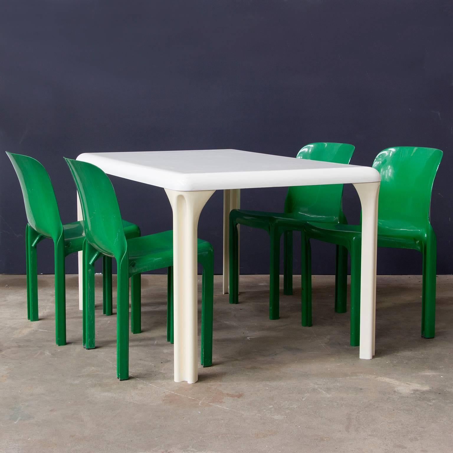 1969, Vico Magistretti for Artemide, Set of Four or Five Green Selene Chairs 3