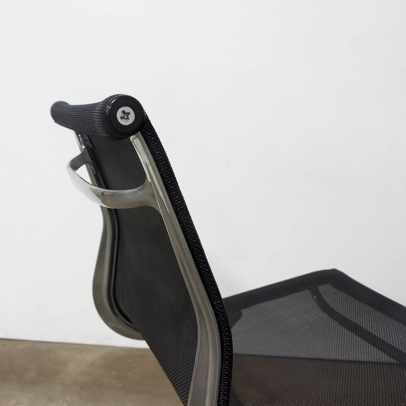 1958, Eames, EA 107 para Vitra, Estática no giratoria Tejido de red negro en venta 1