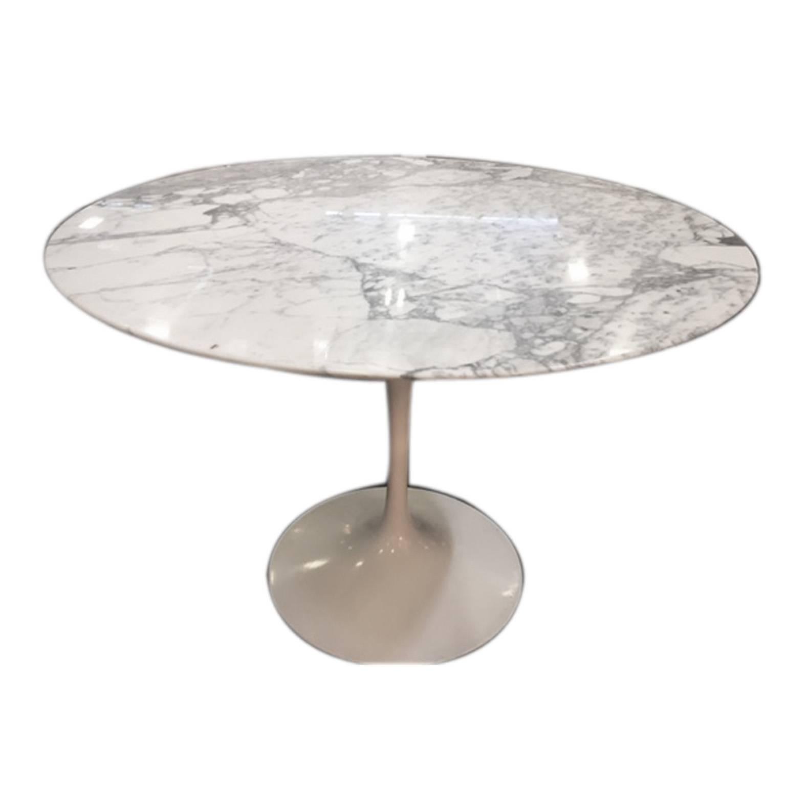 Eero Saarinen Dining Table for Knoll  For Sale