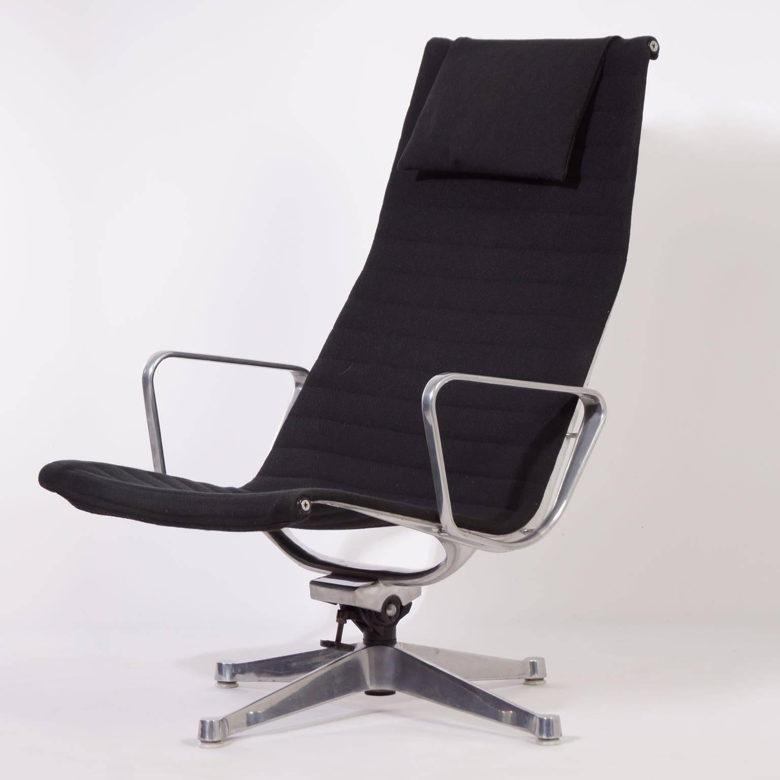 Unknown EA124 Lounge Chair by Charles and Ray Eames for Herman Miller, 1958 For Sale