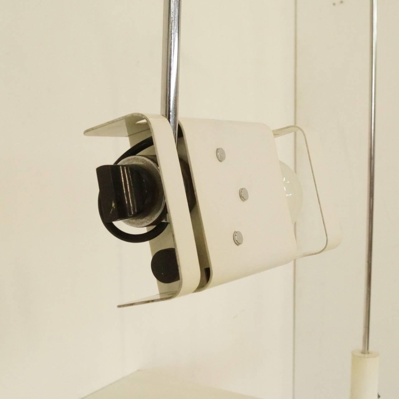 Mid-Century Modern White Spider Lamp Model 293 by Joe Colombo for O-Luce For Sale