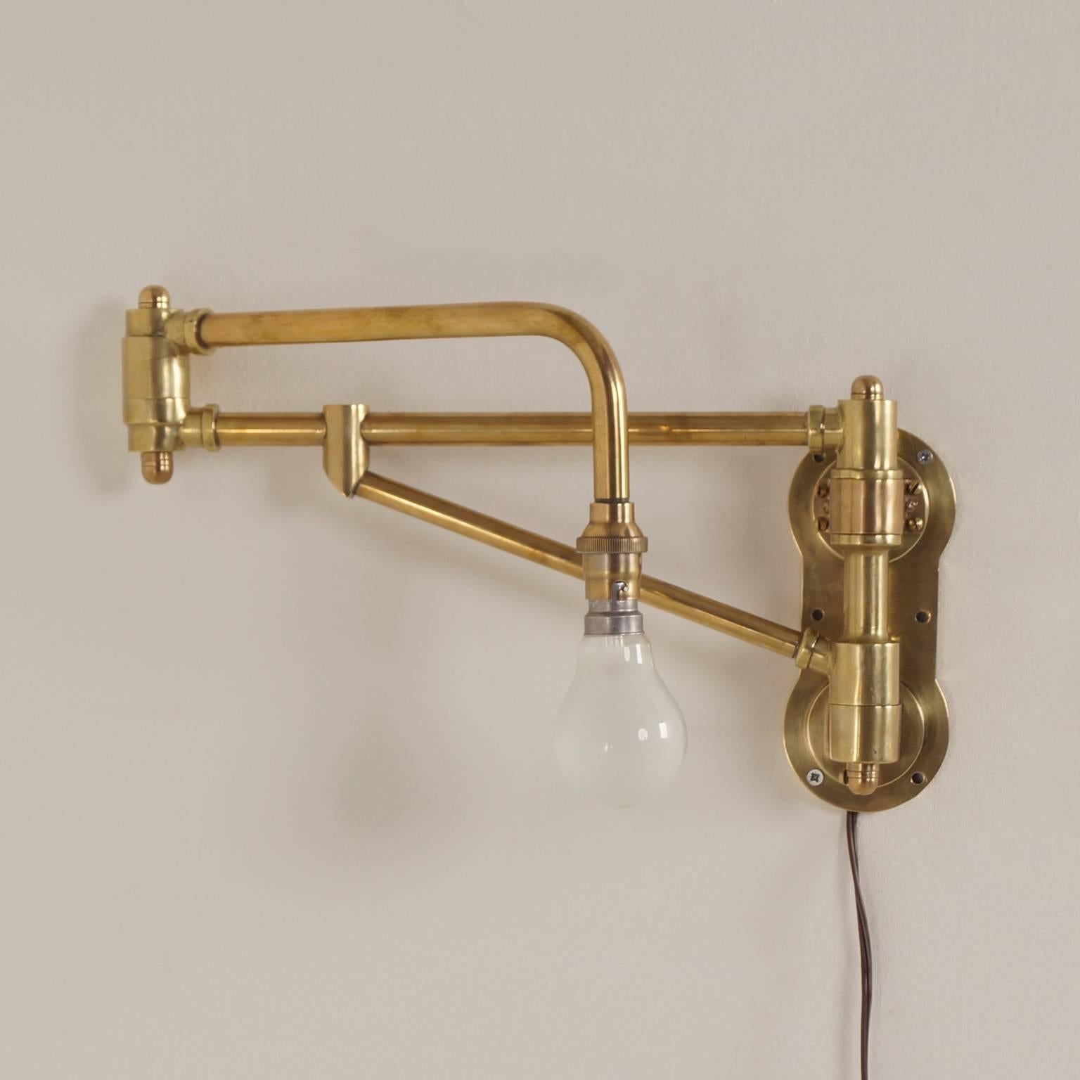 Mid-Century Modern Industrial Brass Machine Workbench Lamp, circa 1930 For Sale