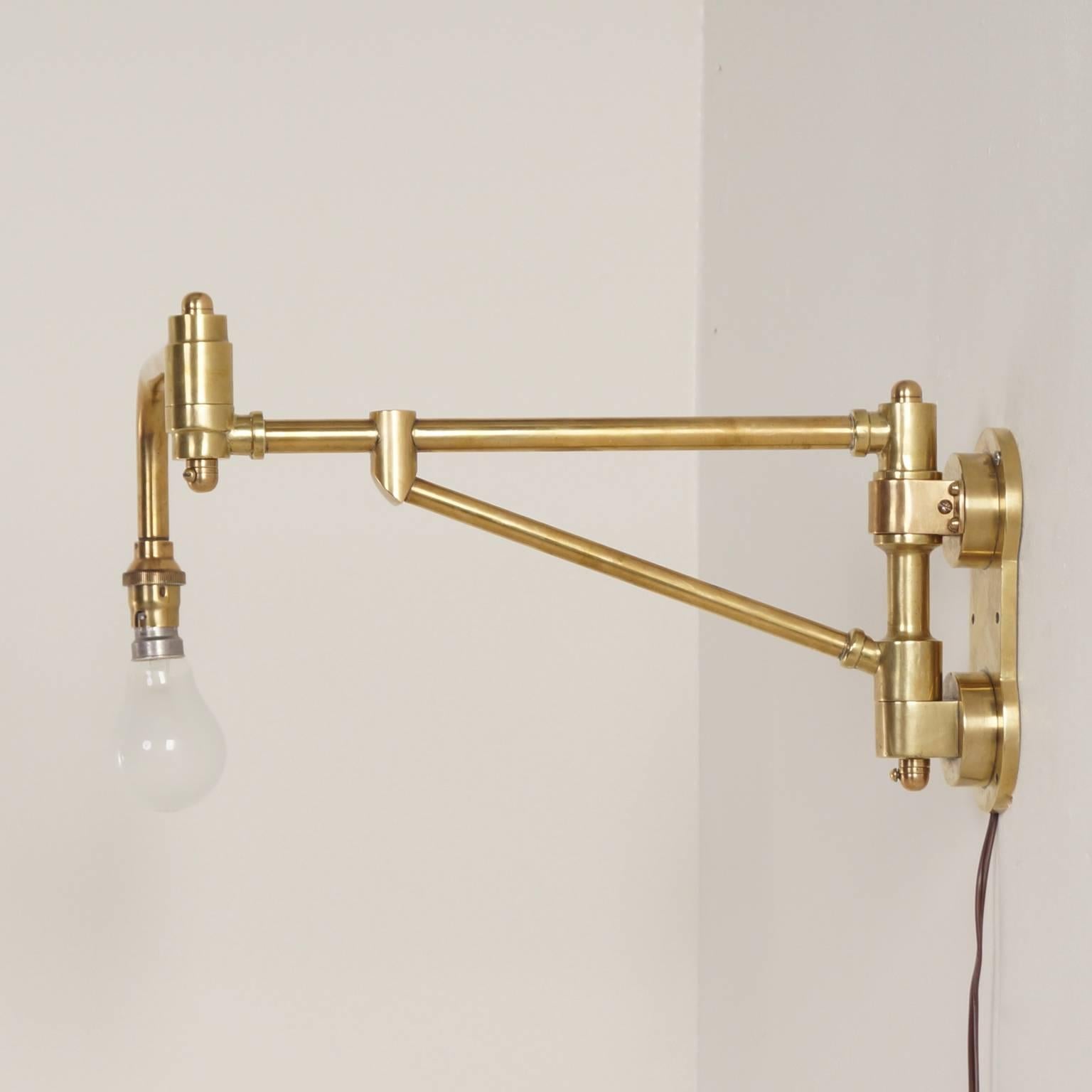 Industrial Brass Machine Workbench Lamp, circa 1930 In Excellent Condition For Sale In Berkel en Rodenrijs, NL