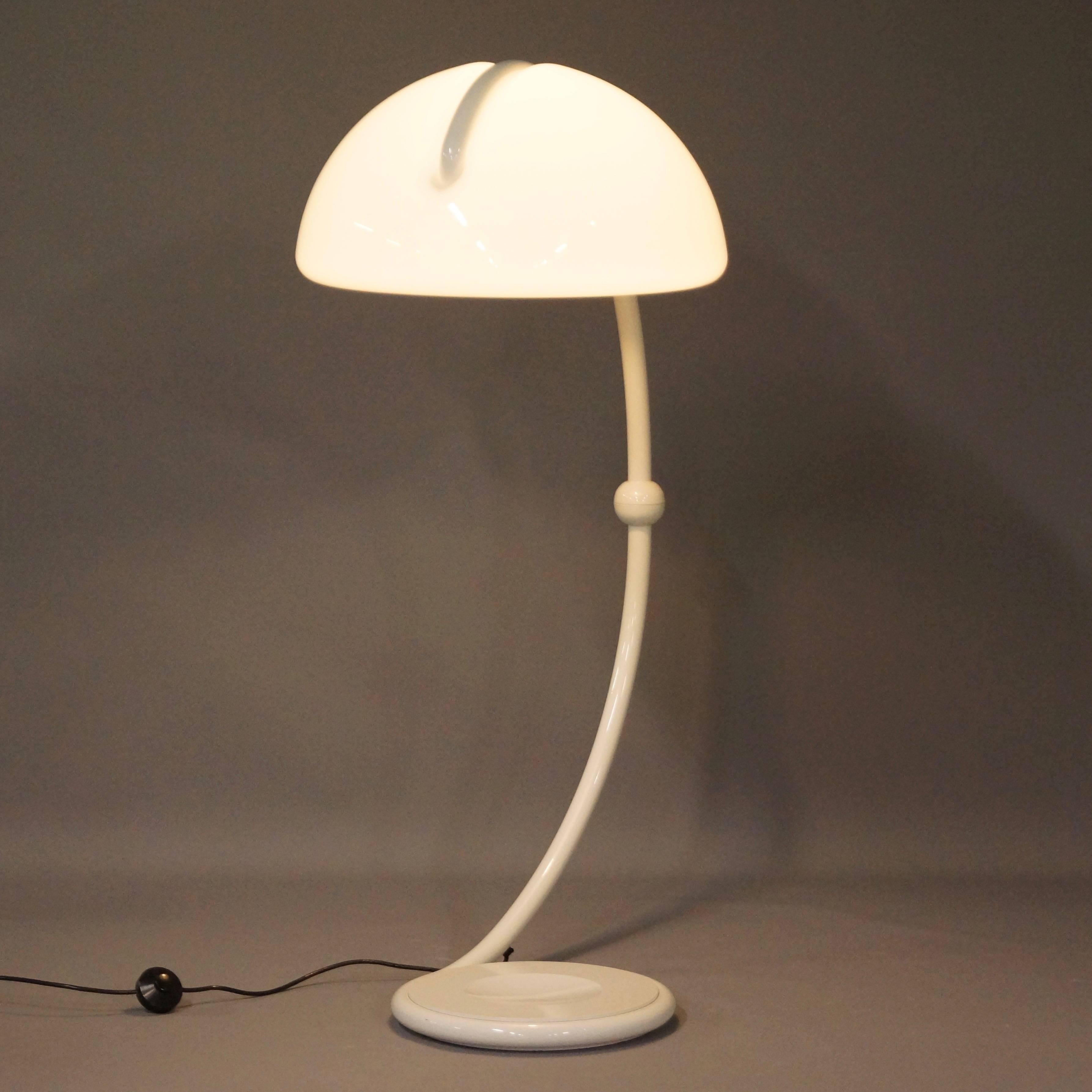 Serpente Floor Lamp by Elio Martinelli for Martinelli Luce, 1965, Model 2131 In Good Condition For Sale In Berkel en Rodenrijs, NL
