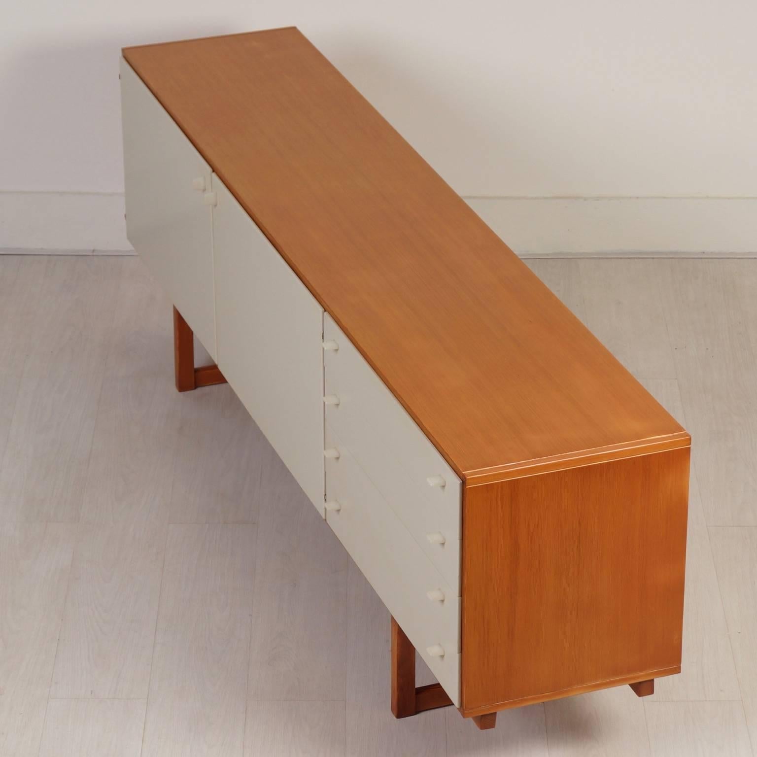 Late 20th Century Oregon Pinewood Sideboard by Cees Braakman for Pastoe, circa 1970 For Sale