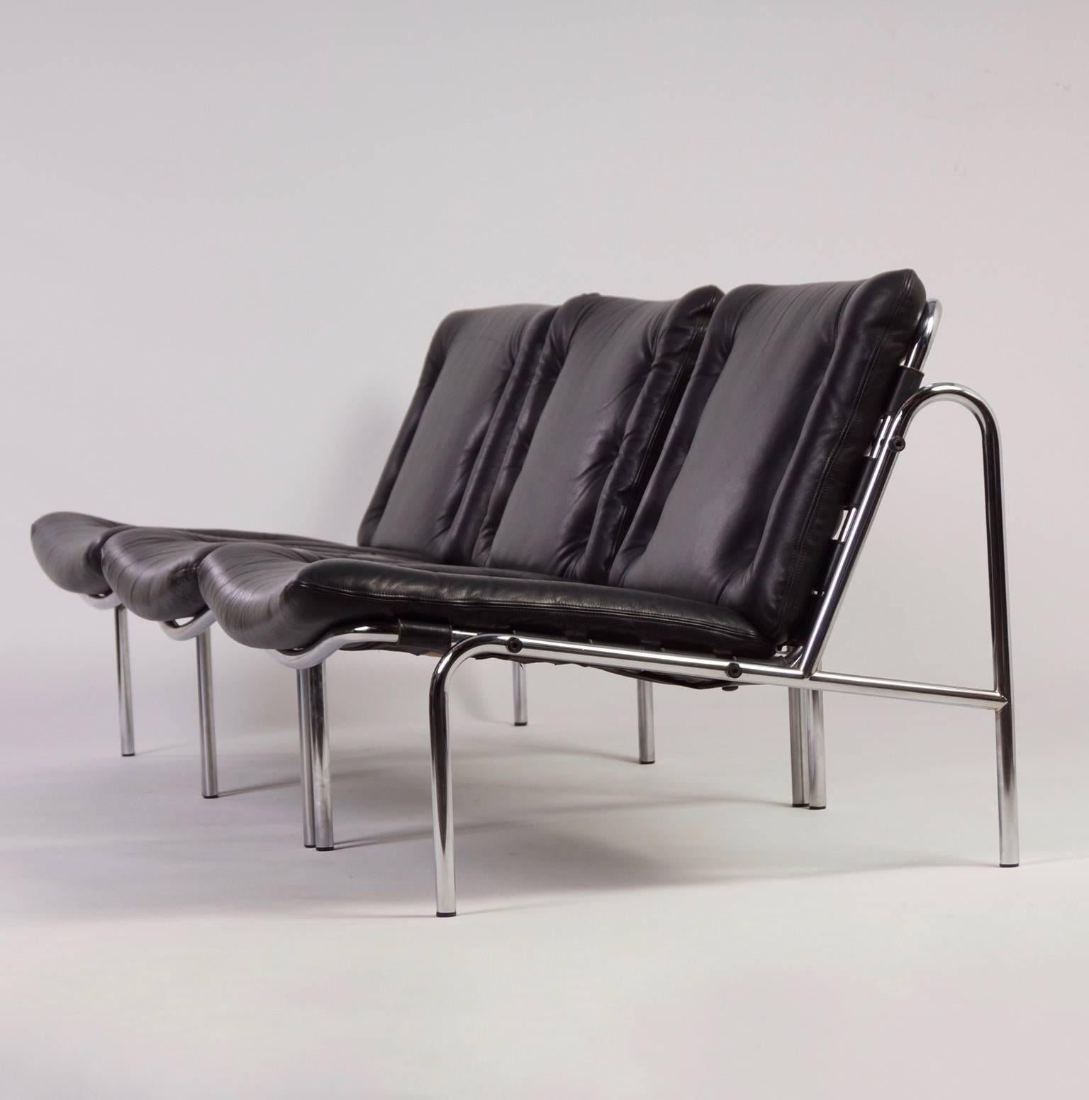 Dutch Osaka Easy Chairs Model SZ077 / Nagoya 1 by Martin Visser for ‘T-Spetrum, Ca. 19 For Sale