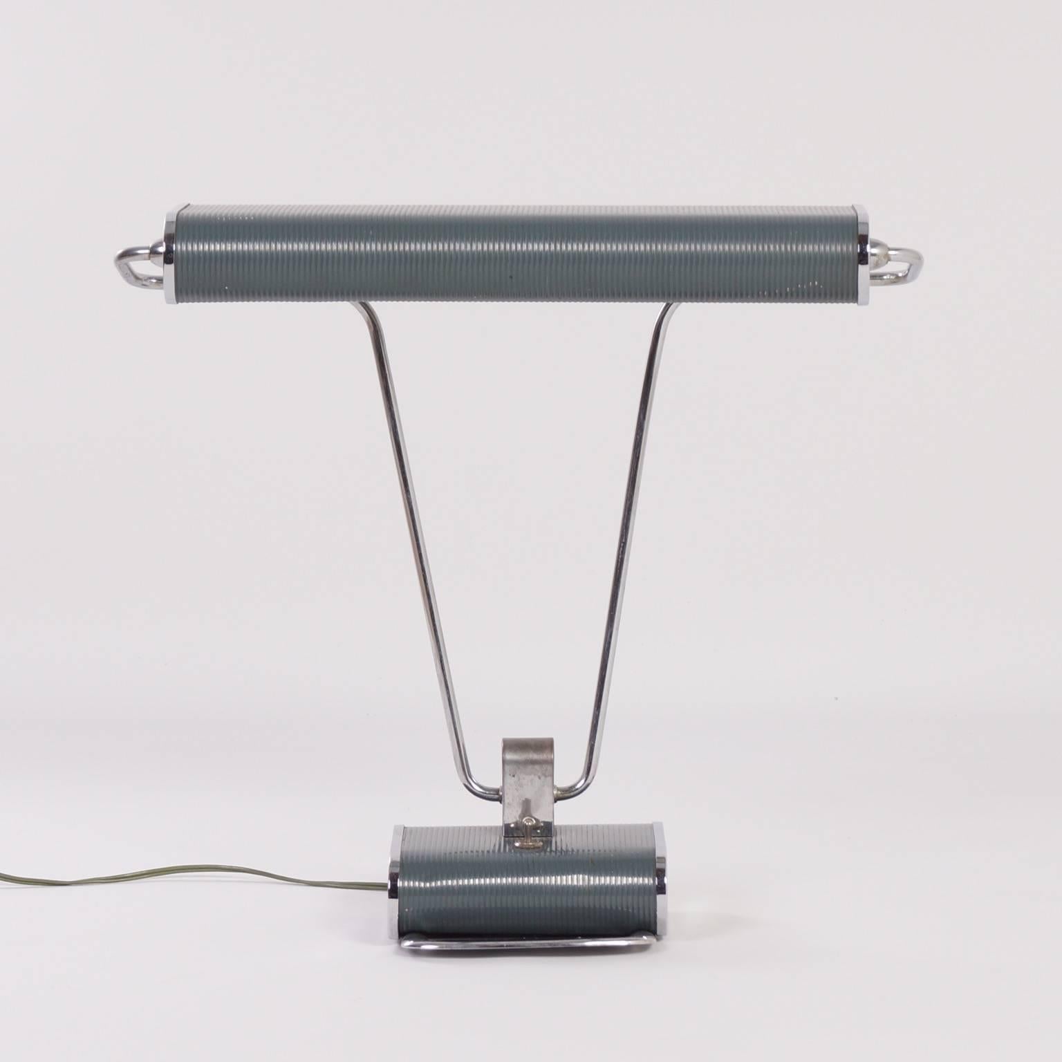 Lacquered Art Deco Desk Lamp by Eileen Gray for Jumo, 1930s For Sale