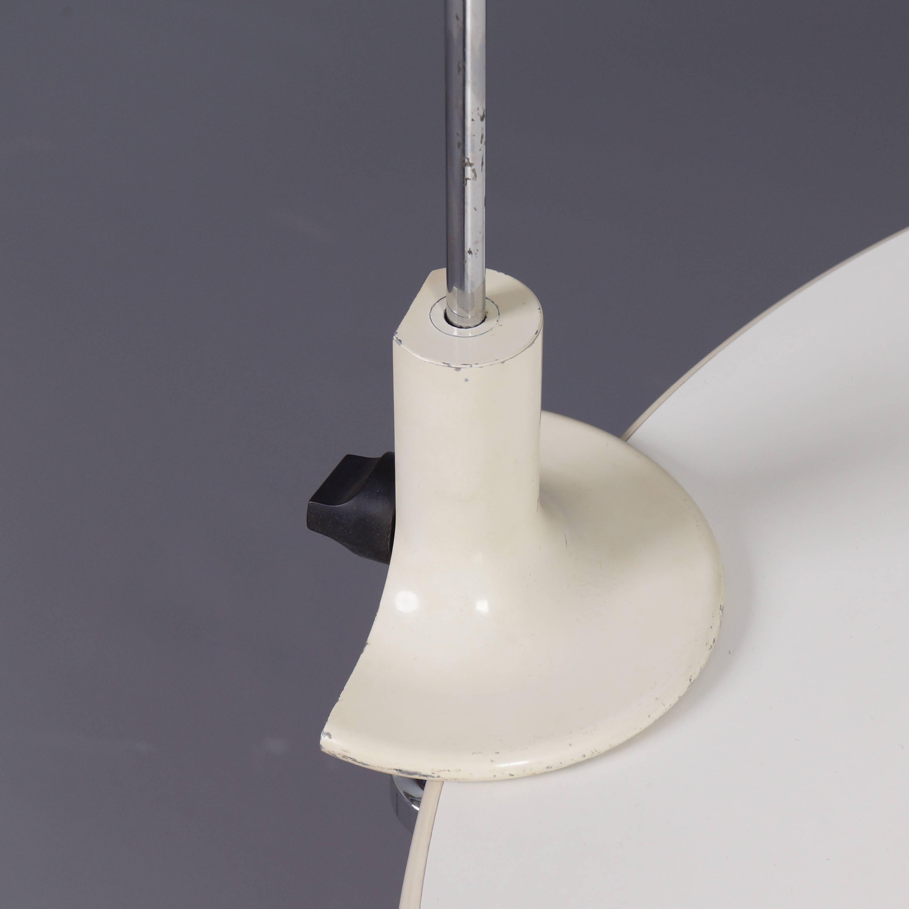 White Coupe Arc Lamp by Joe Colombo for Oluce, Italy, 1967 In Excellent Condition In Berkel en Rodenrijs, NL
