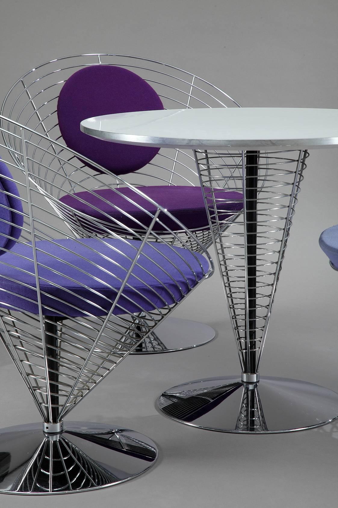 Three Wire Cone Chairs and Table Designed by Verner Panton, Late 1980s In Good Condition In Paris, FR