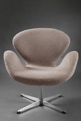 Swan Chair by Arne Jacobsen