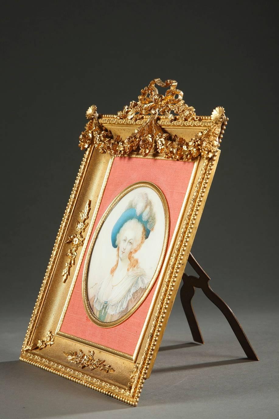 19th Century Gilt and Chiseled Bronze Frame for Miniature In Good Condition In Paris, FR