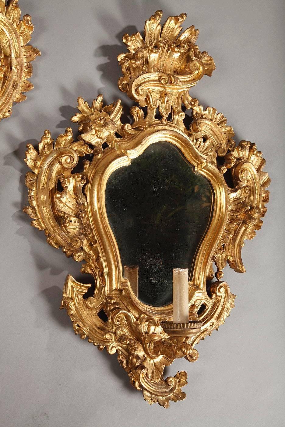 Mid-18th Century Pair of 18th Century Giltwood Rocaille Mirrors, Italian