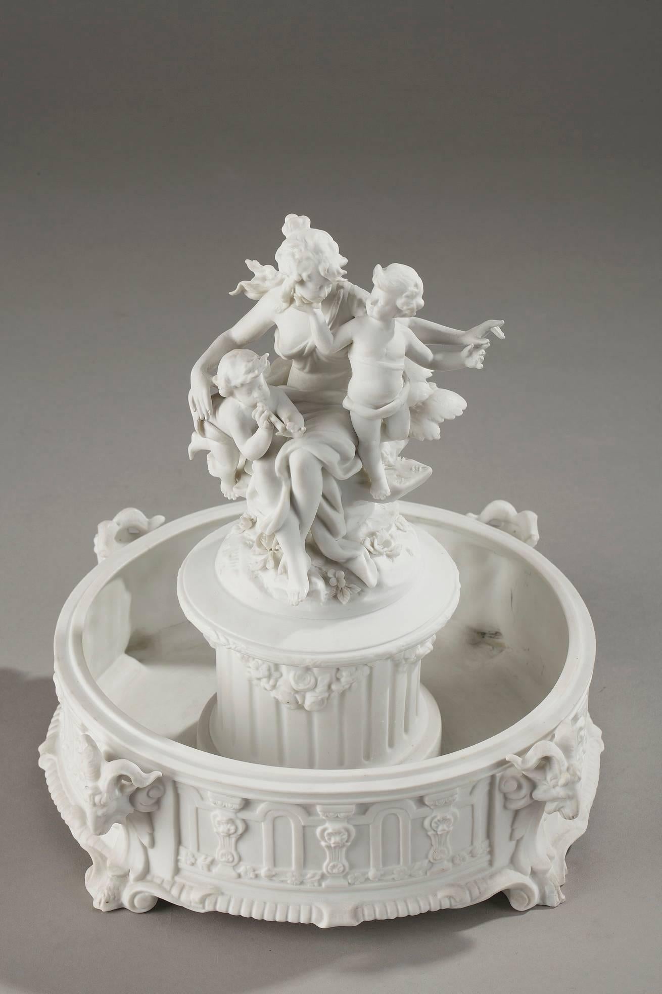 Biscuit Porcelain Centerpiece with Musical Cupids In Good Condition In Paris, FR