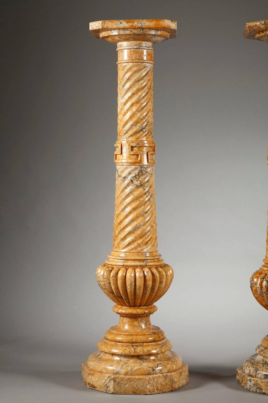 Two Spiraling Sienna Marble Columns im Zustand „Gut“ in Paris, FR
