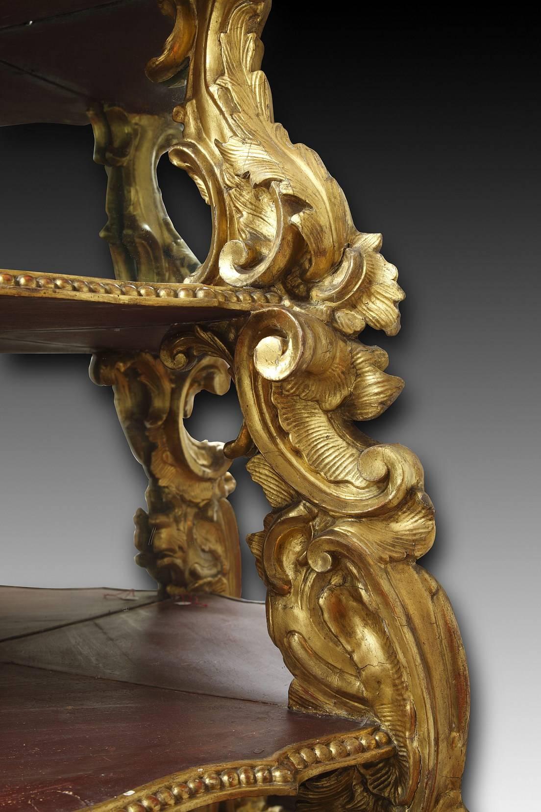 18th Century Italian Giltwood Corner Console 1