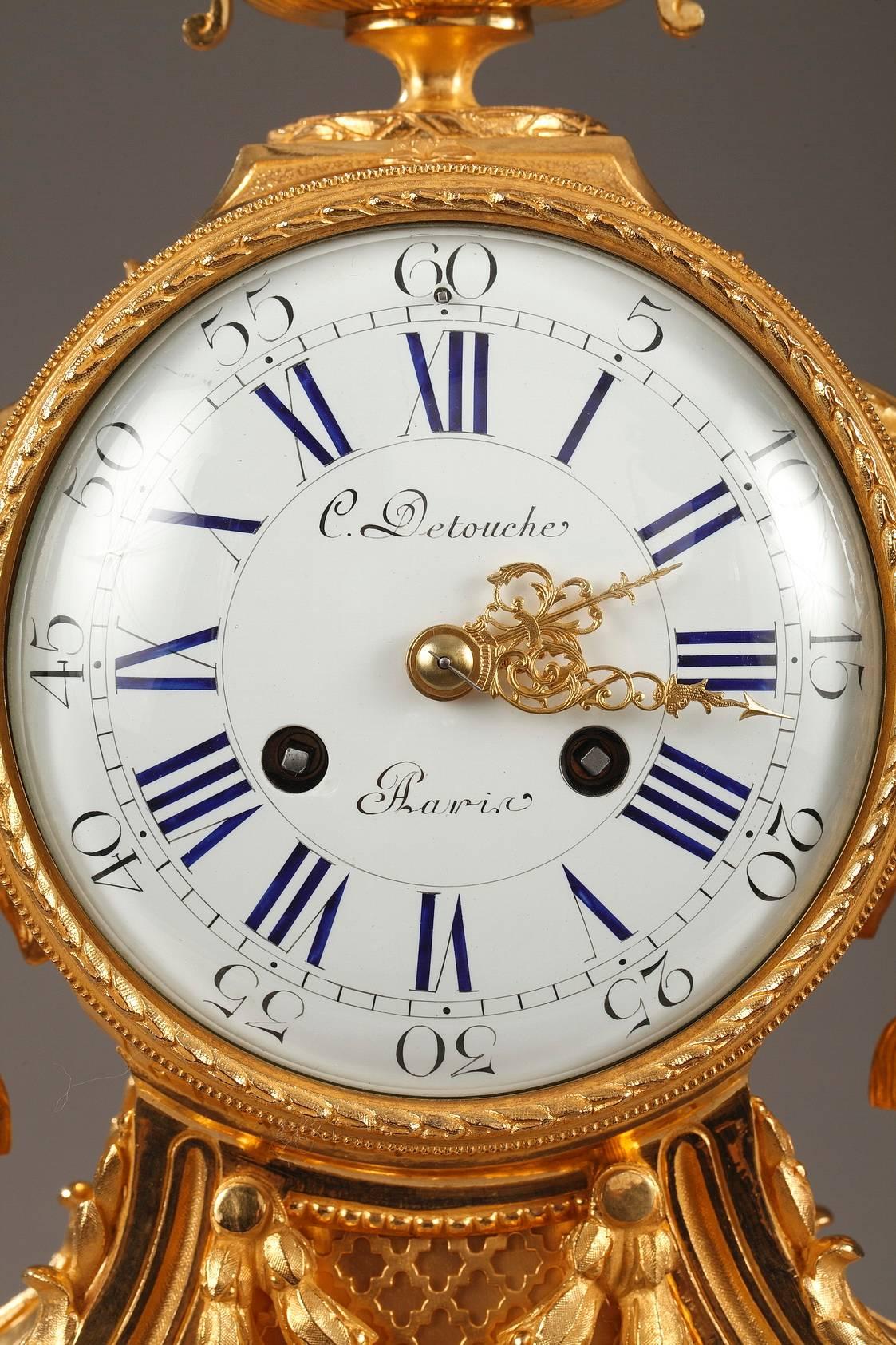 Doré Pendule de cheminée Napoléon III de style Louis XVI par C. Detouche:: 19e siècle