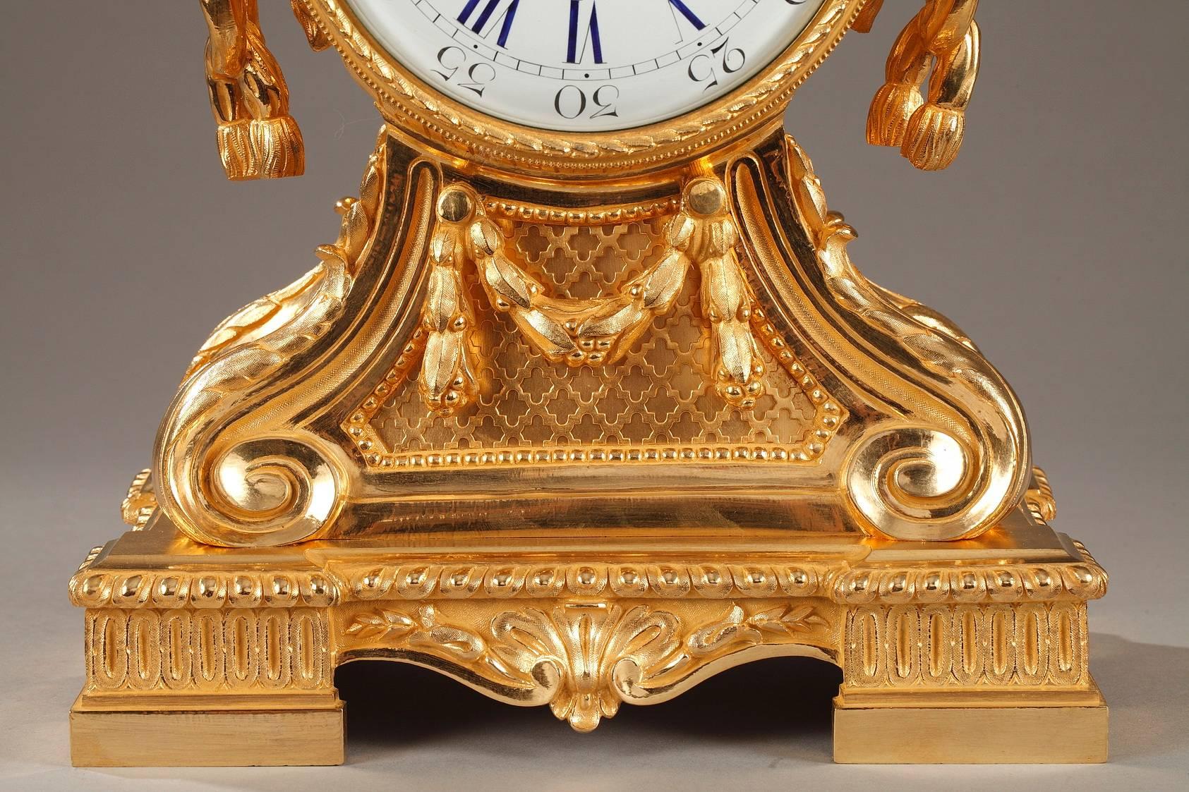 Napoleon III Mantel Clock in Louis XVI Style by C. Detouche, 19th Century In Good Condition In Paris, FR