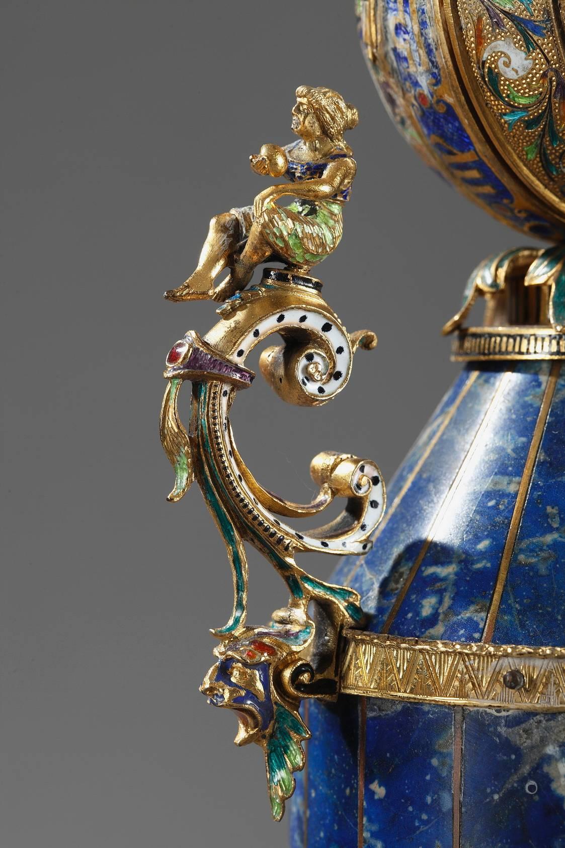 Clock with Vases in Lapis Lazuli and Silver, Vienna, 19th Century In Good Condition In Paris, FR