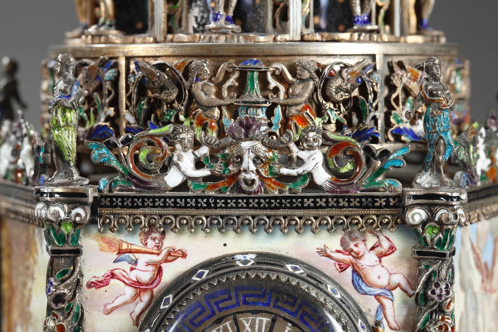 Viennese Enamel and Silver Clock In Good Condition In Paris, FR